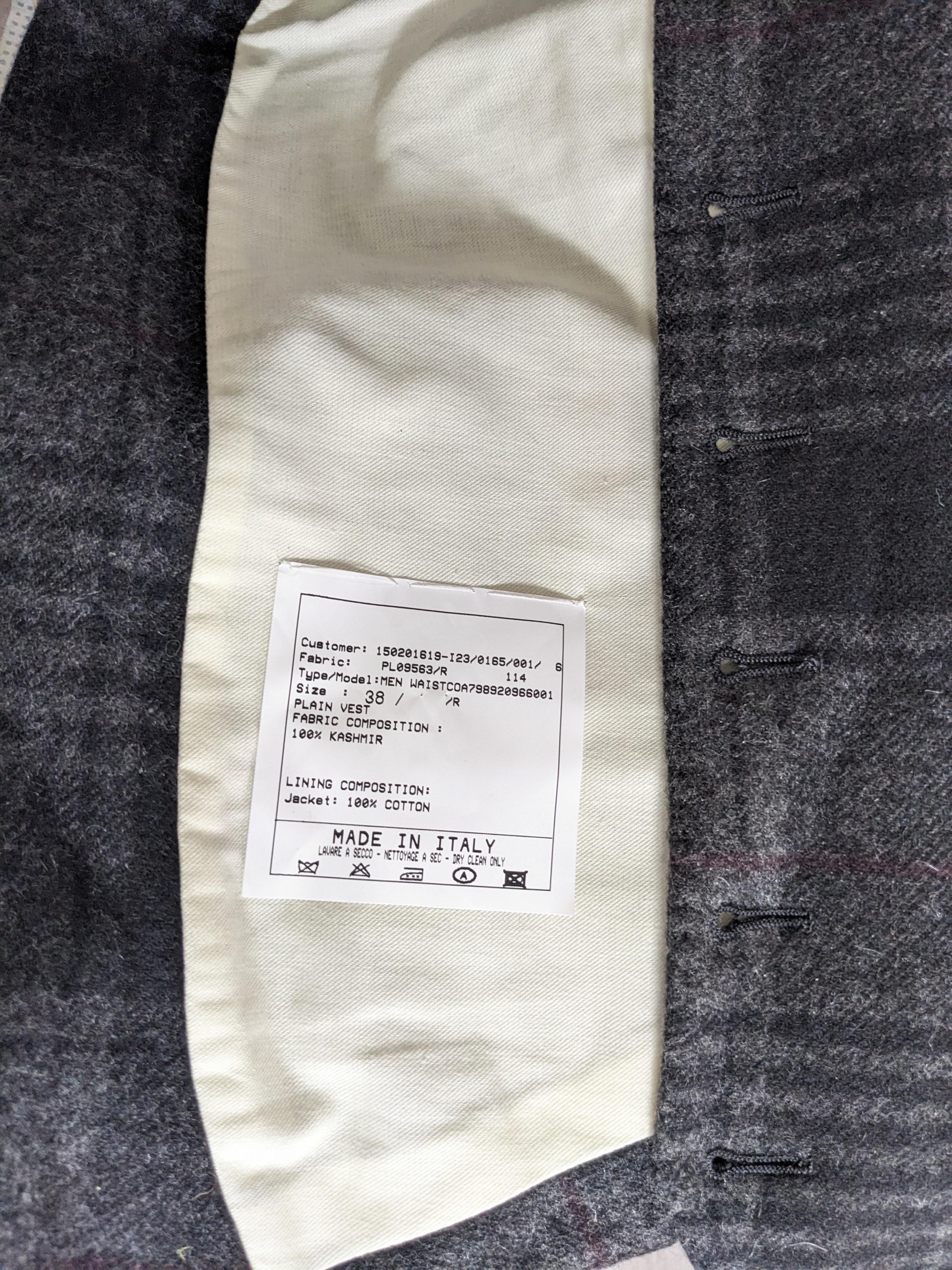 Gilet en cachemire à carreaux pour hommes de Ralph Lauren, Label violet en vente 3