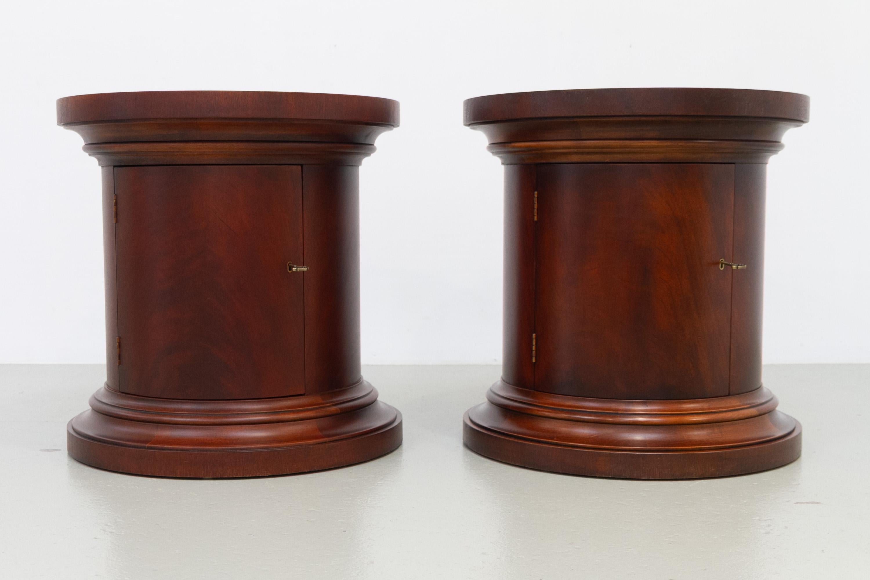 Ralph Lauren Polo Mahogany Bedside Tables, 1990s. Set of 2. For Sale 6