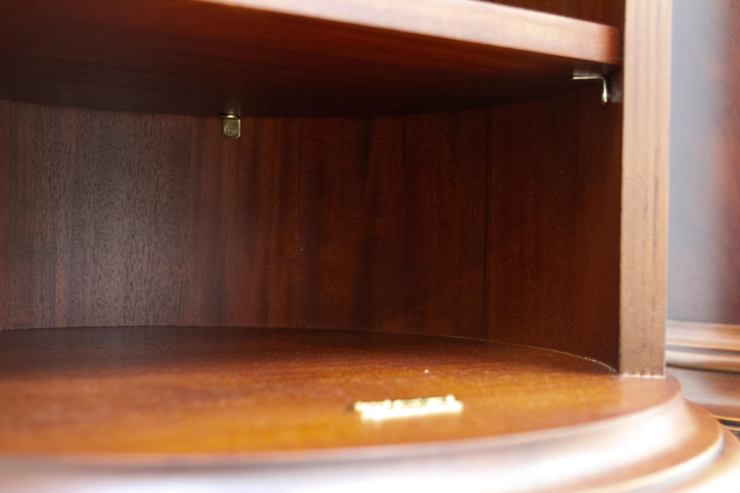 Ralph Lauren Polo Mahogany Bedside Tables, 1990s. Set of 2. For Sale 7