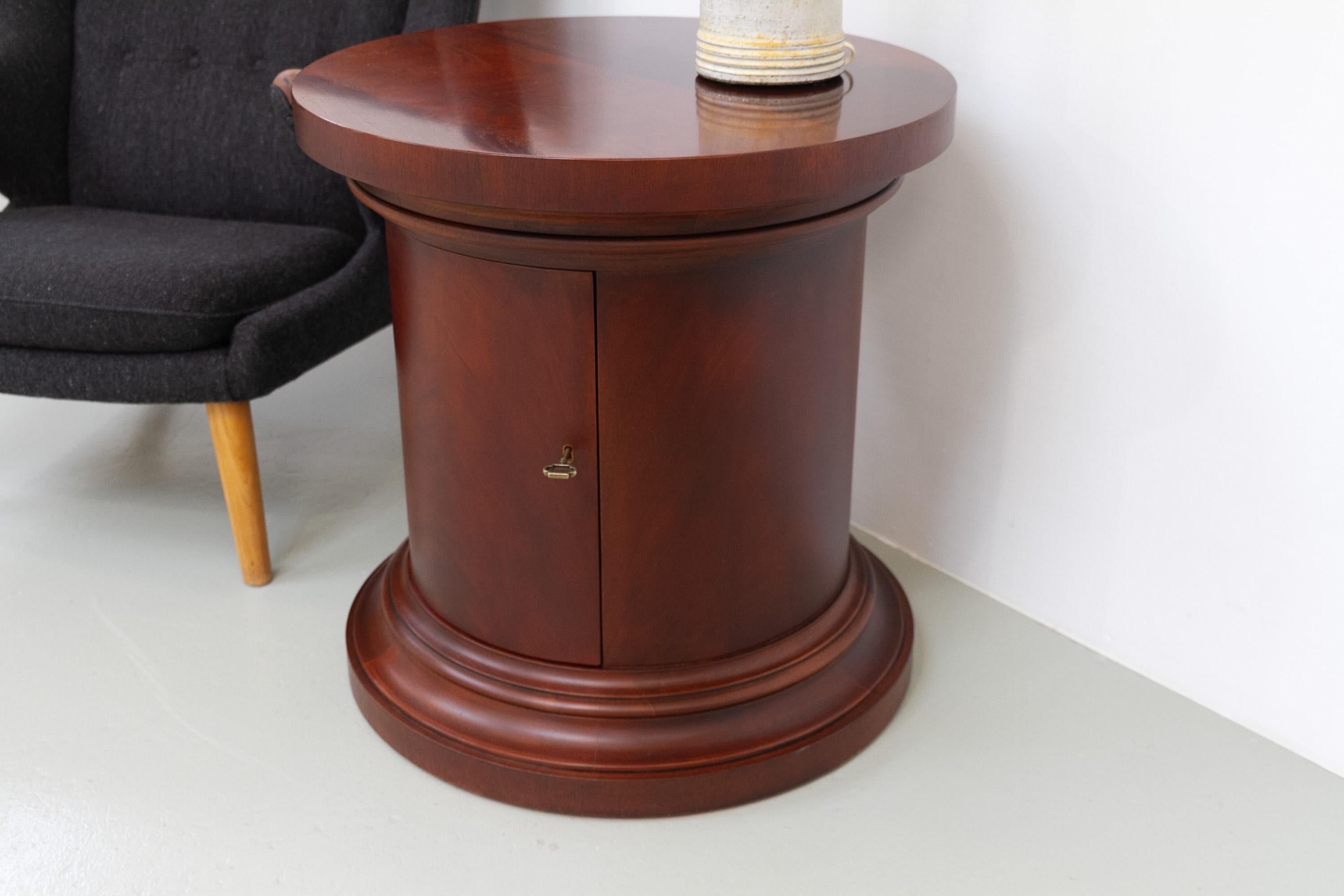 Ralph Lauren Polo Mahogany Bedside Tables, 1990s. Set of 2. For Sale 13