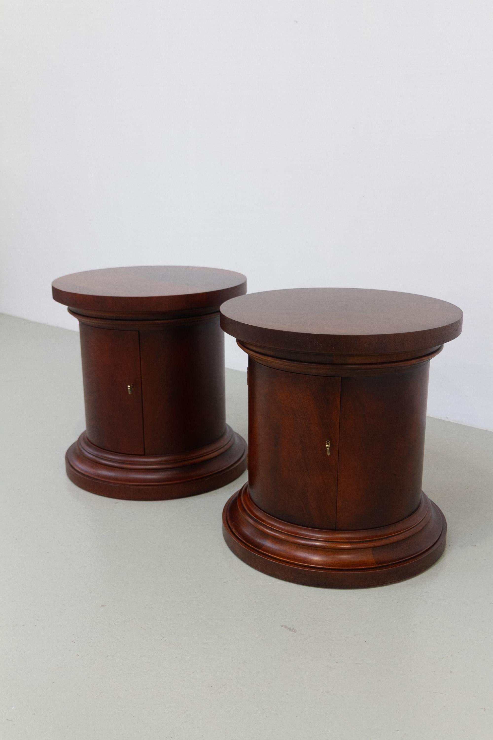 Neoclassical Ralph Lauren Polo Mahogany Bedside Tables, 1990s. Set of 2. For Sale