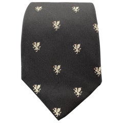 RALPH LAUREN Cravate en soie imprimée dragon noir avec étiquette violette