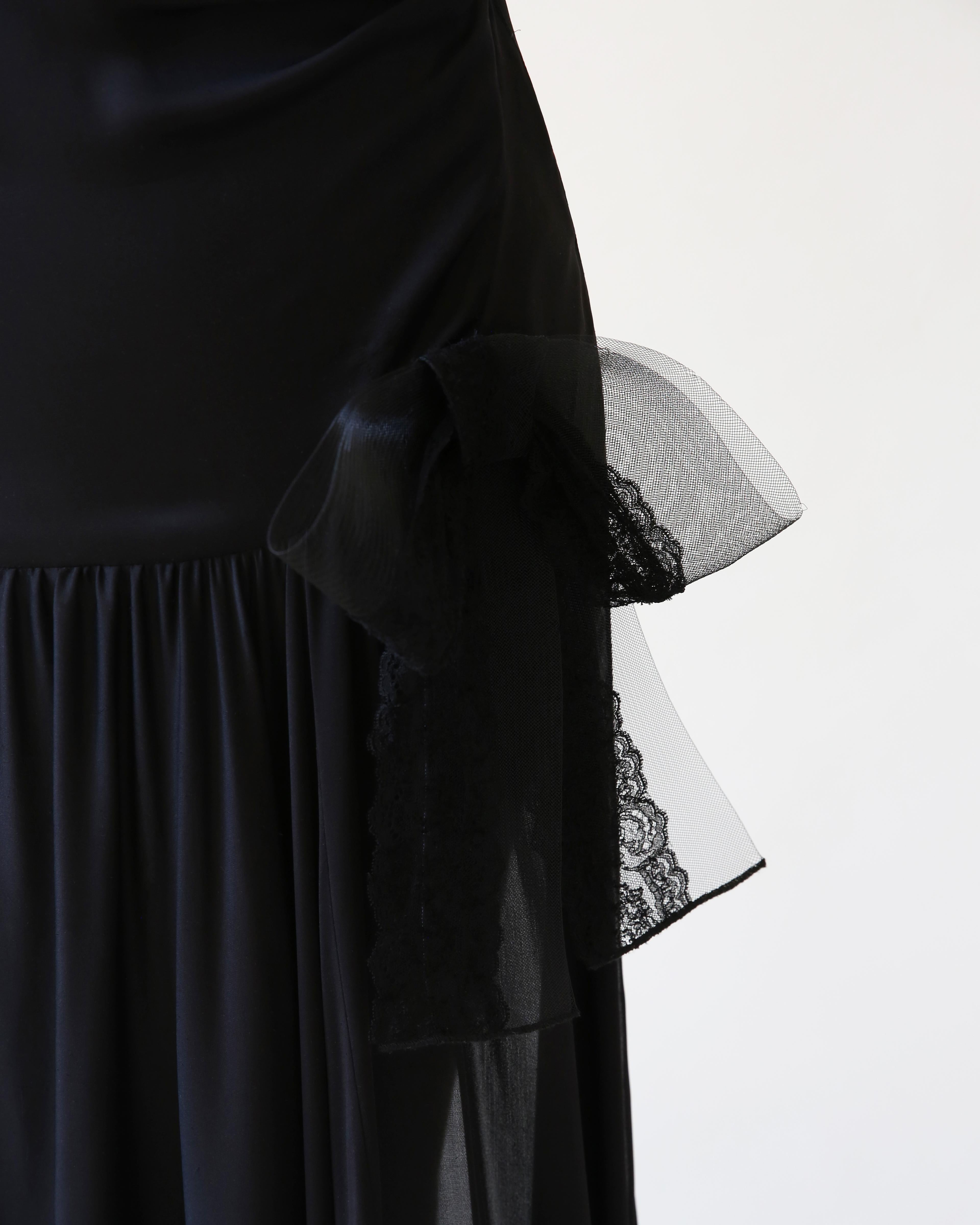 Ralph Lauren Purple Label P/E 2012, abito vintage in seta nera con fiocco, con scollatura in vendita 6