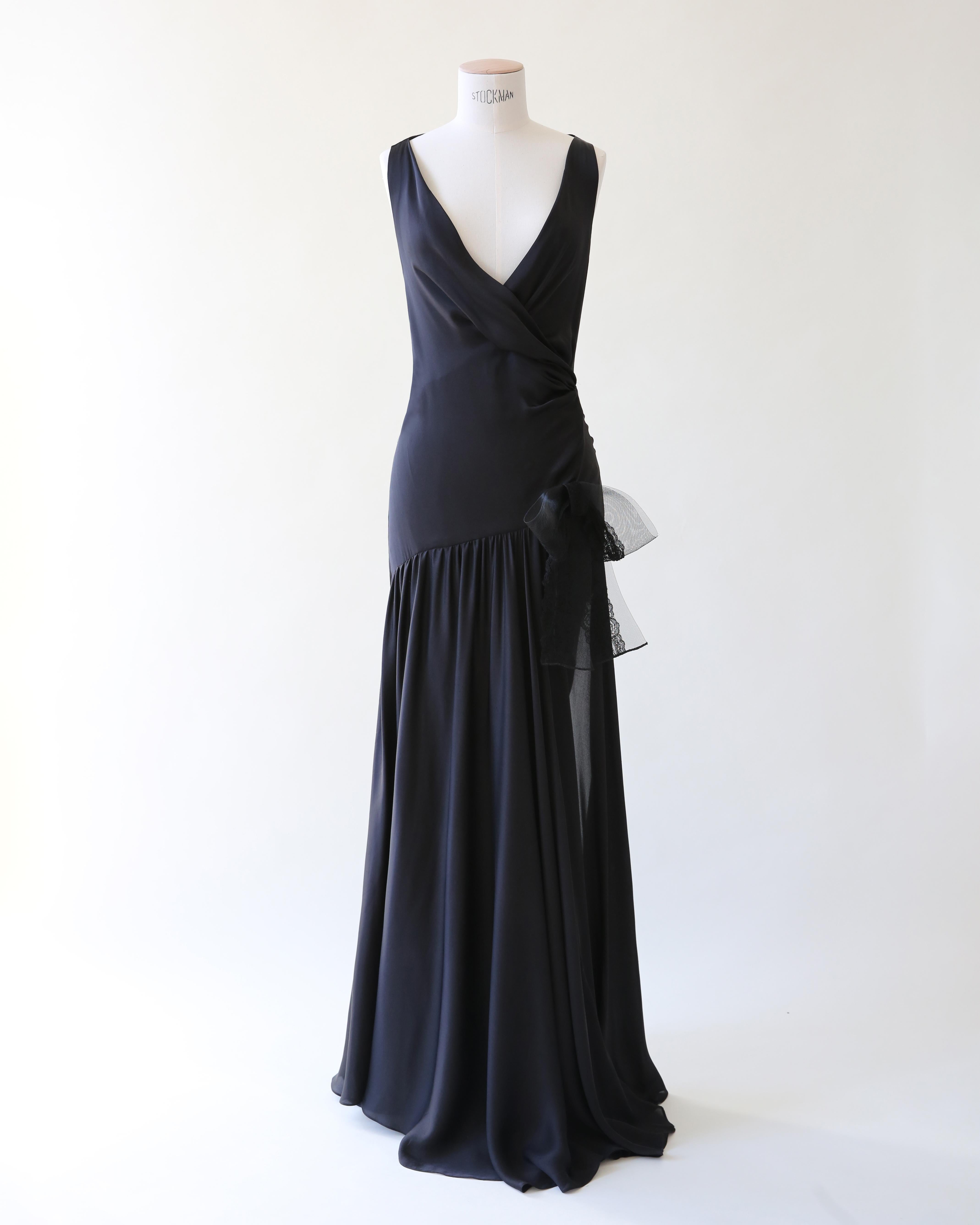 Nero Ralph Lauren Purple Label P/E 2012, abito vintage in seta nera con fiocco, con scollatura in vendita