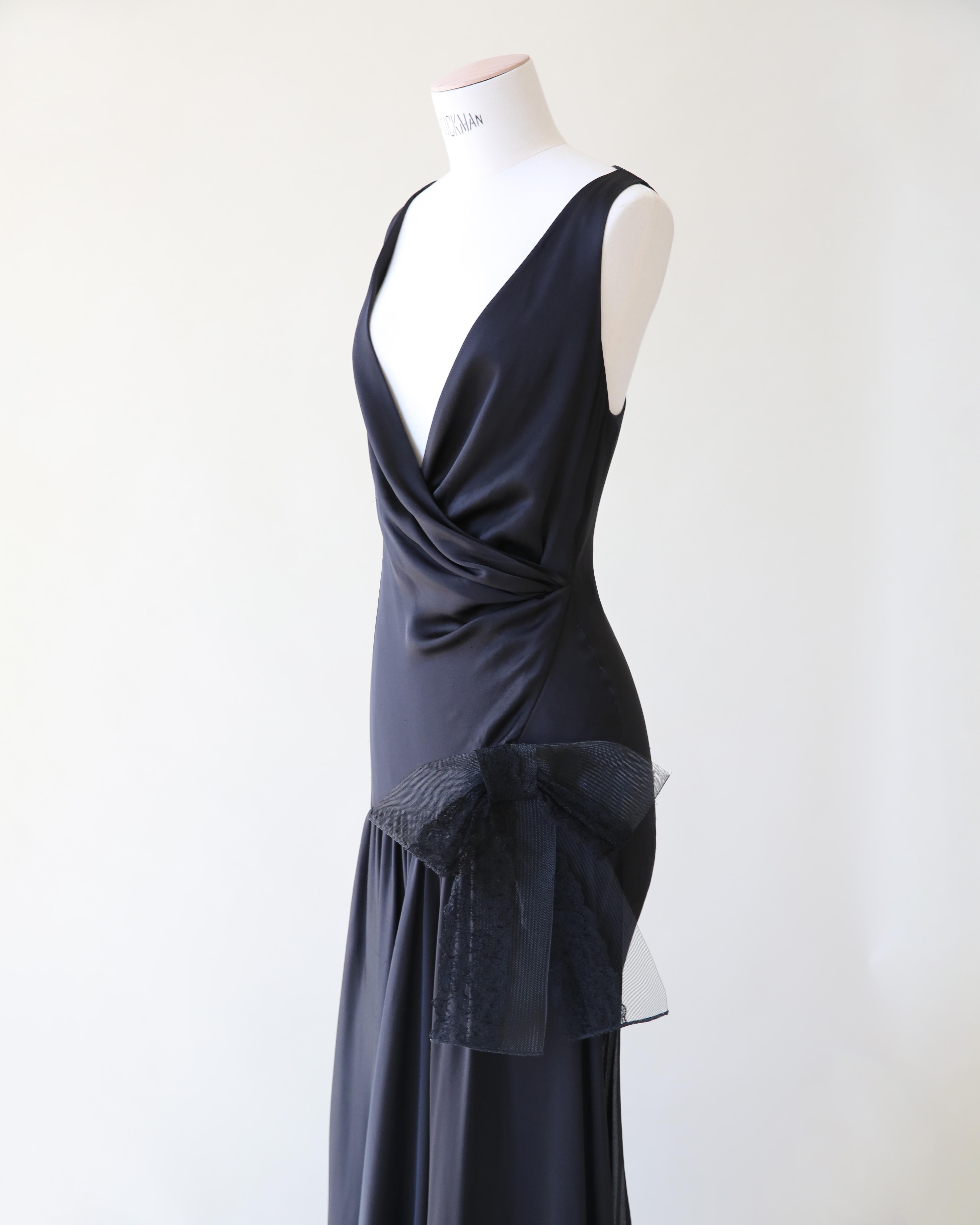 Ralph Lauren Purple Label P/E 2012, abito vintage in seta nera con fiocco, con scollatura in vendita 4