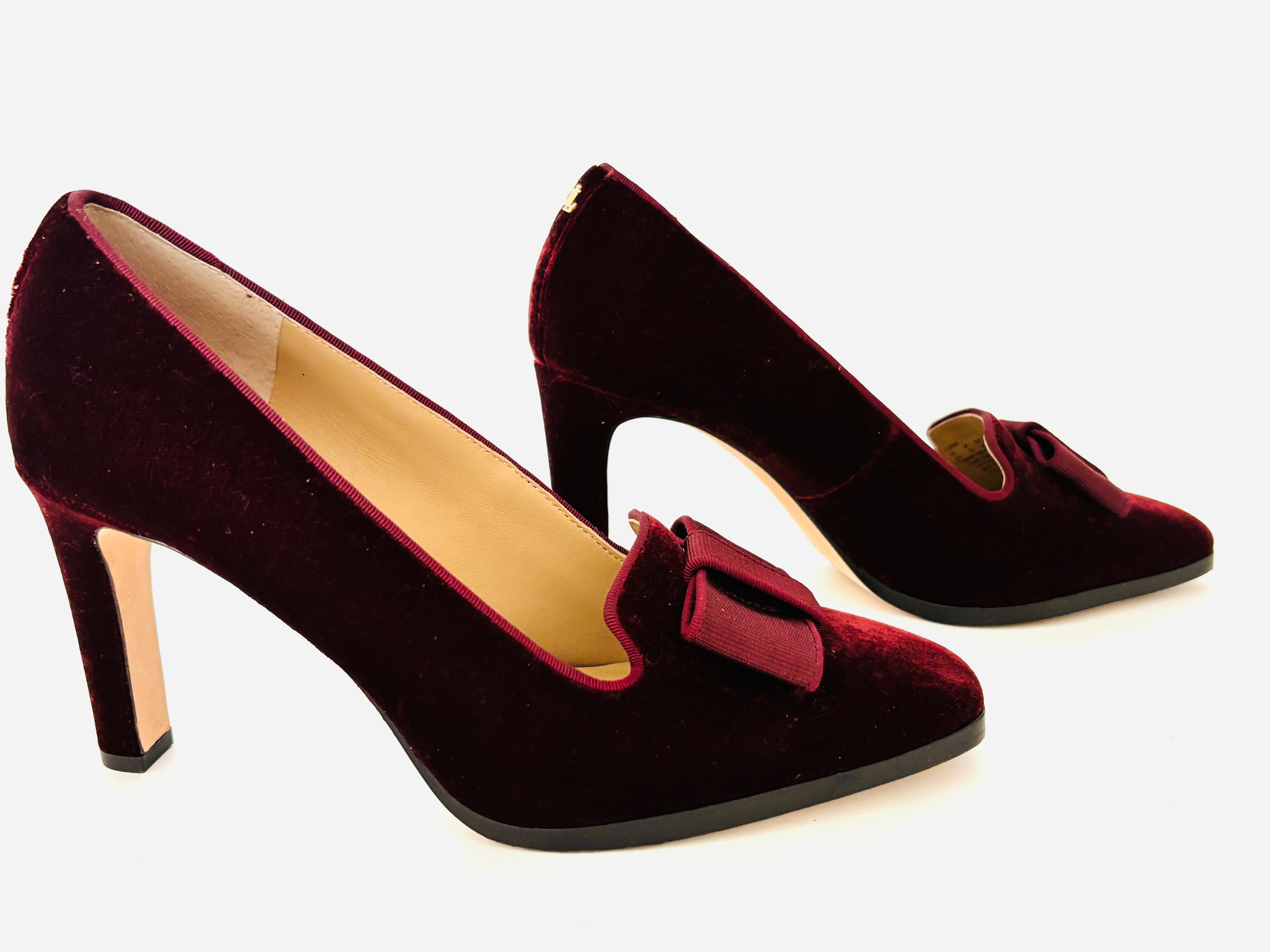 Women's Ralph Lauren Purple Velvet Stiletto Pumps with Bow Heels Size 9.5 For Sale
