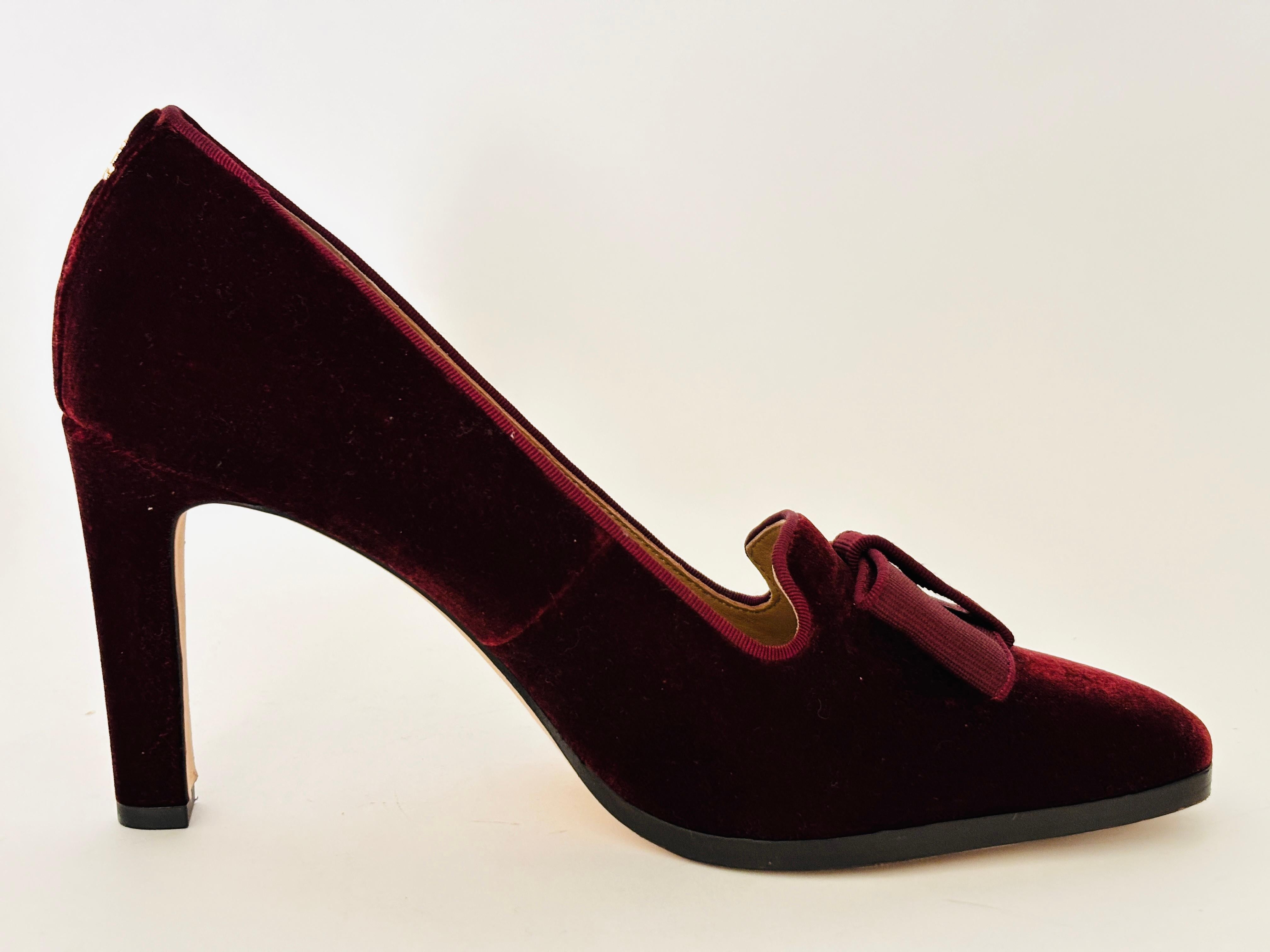 Ralph Lauren Purple Velvet Stiletto Pumps with Bow Heels Size 9.5 For Sale 3