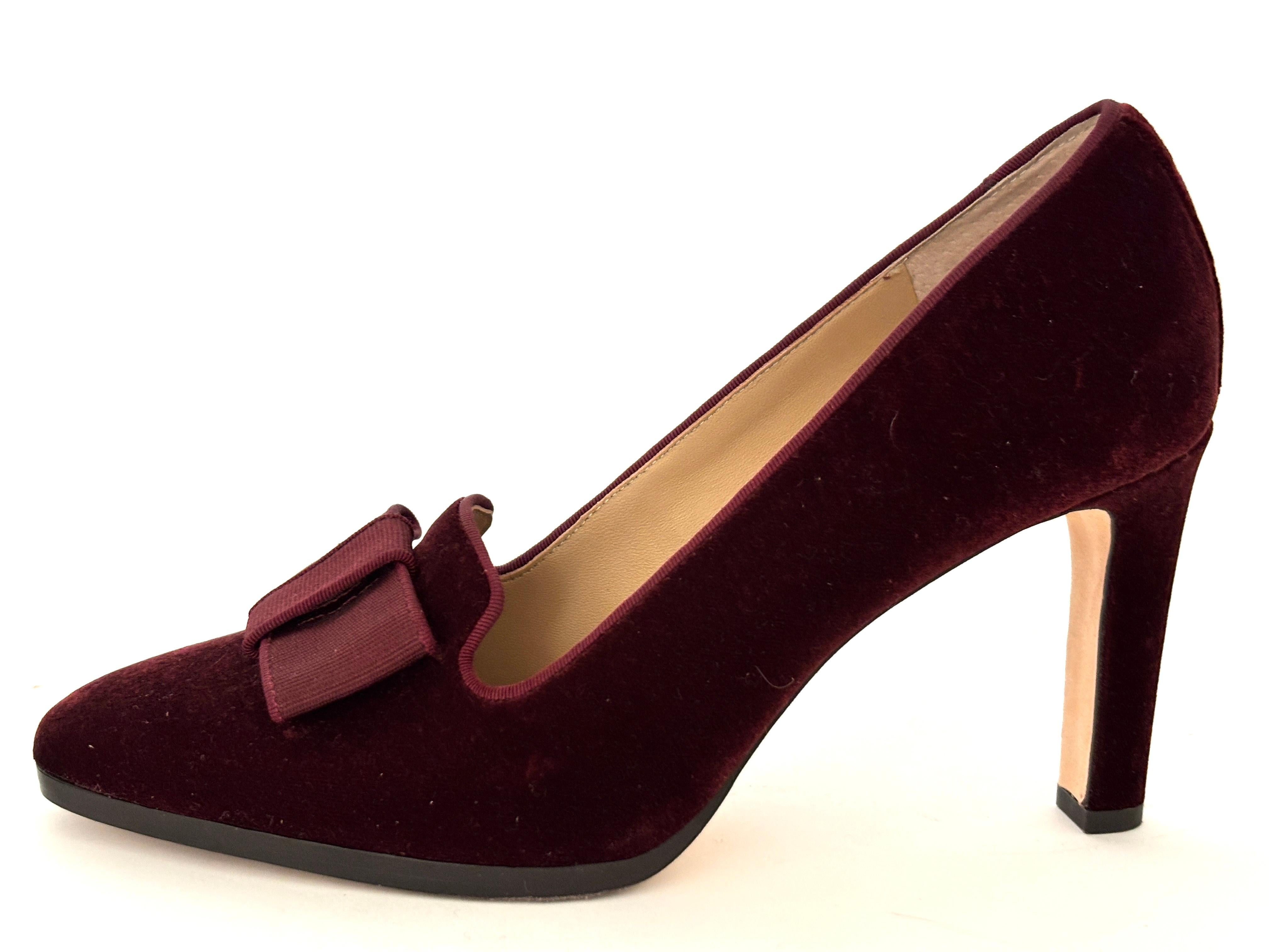 Ralph Lauren Purple Velvet Stiletto Pumps with Bow Heels Size 9.5 For Sale 4