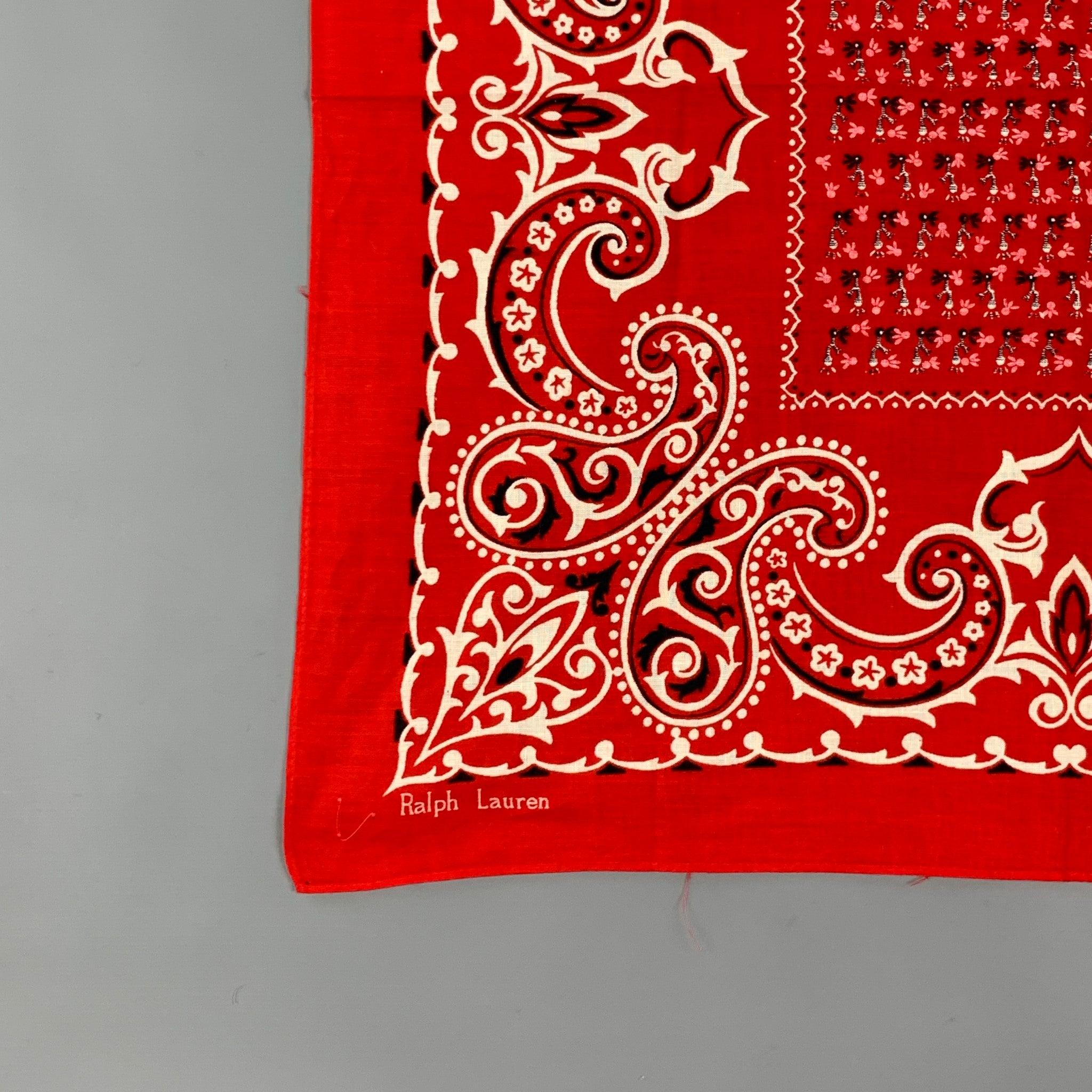 Das Einstecktuch von RALPH LAUREN ist aus einem rot-schwarz bedruckten Material gefertigt.
Sehr guter gebrauchter Zustand. Stoffetikett entfernt.  

Abmessungen: 
  21 Zoll  x 20 Zoll 
  
  
 
Referenz: 118806
Kategorie: Einstecktuch
Mehr Details
  