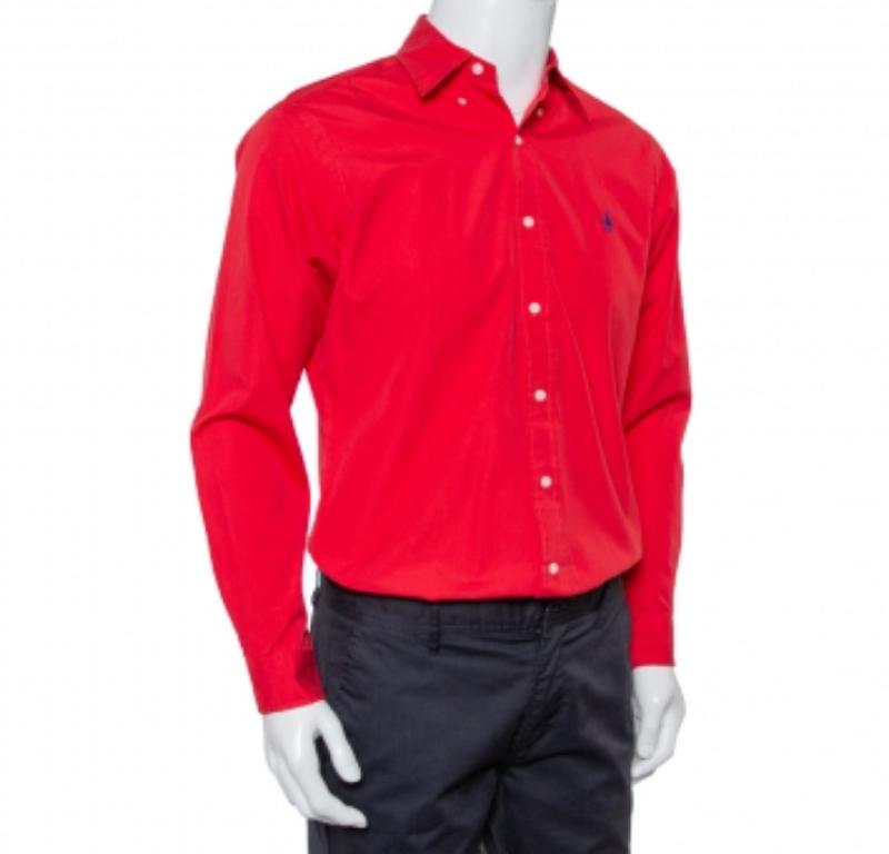 Set style goals for everyone by adorning this stunning classic-fit shirt from the house of Ralph Lauren. Look smart in this creation that comes in a red shade. Tailored from cotton, it is styled with a collar, long cuffed sleeves, button front, and