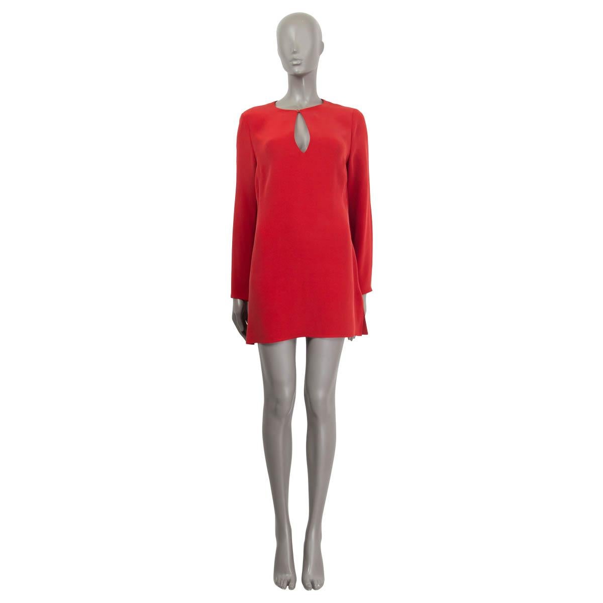 100% authentic Ralph Lauren keyhole dress in cherry red acetate (69%) and silk (31%). Features long sleeves. Opens with one button on the front. Unlined. Has been worn and is in excellent condition.

Measurements
Tag Size	10
Size	L
Shoulder