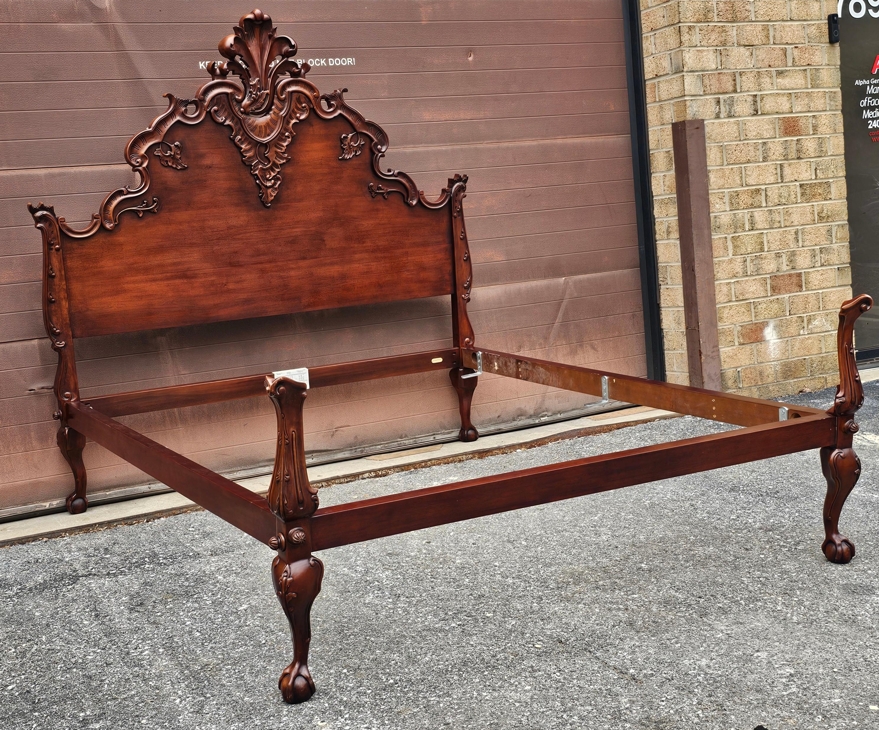 Geschnitztes Queen-Bett aus Mahagoni im Renaissance-Revival-Stil von Ralph Lauren (Neorenaissance)