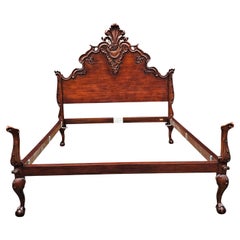 Geschnitztes Queen-Bett aus Mahagoni im Renaissance-Revival-Stil von Ralph Lauren