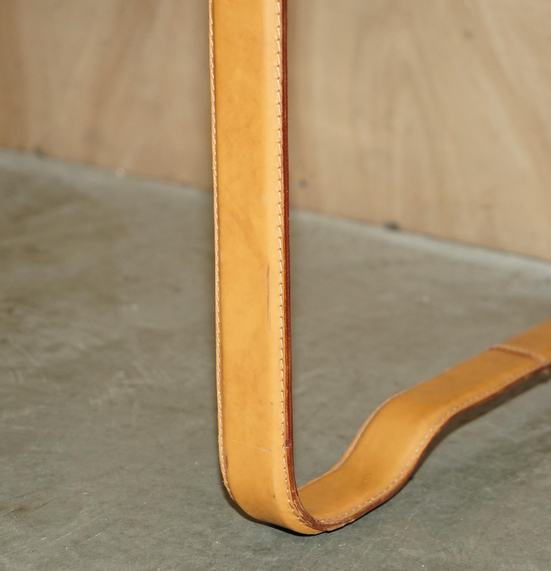 RALPH LAUREN CUERO FIRMADO Y ESTAMPADO HECHO EN ITALIA Y MESA DE ESCRITORIO DE ARce siglo XX en venta