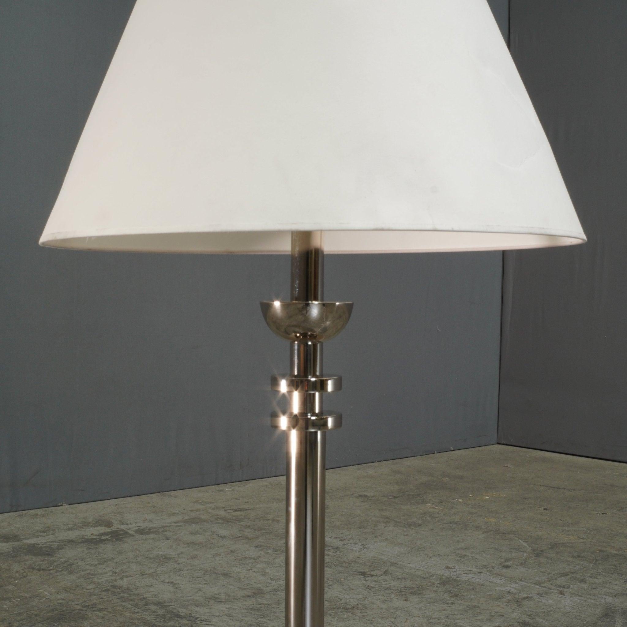 Américain Lampe de table argentée Ralph Lauren en vente