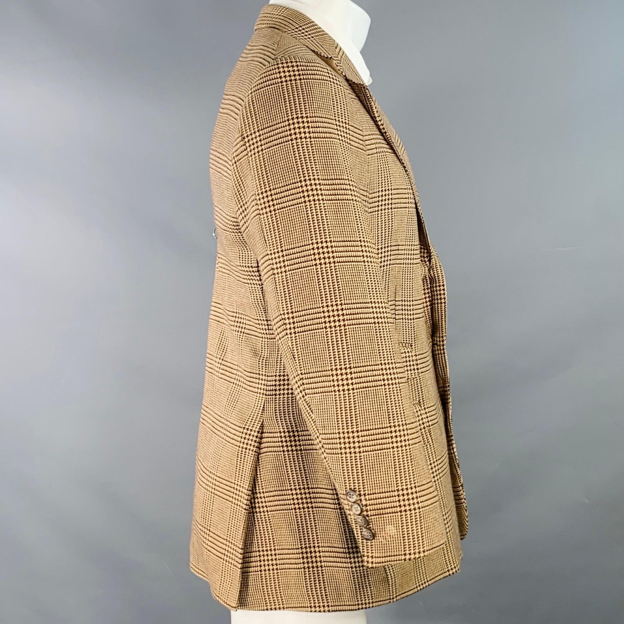 Manteau de sport POLO by RALPH LAUREN en mélange de coton et de cachemire beige et marron, avec motif glenplaid, revers échancré, double fente au dos et fermeture à trois boutons. Remarque : les manches de ce vêtement ont été modifiées par des