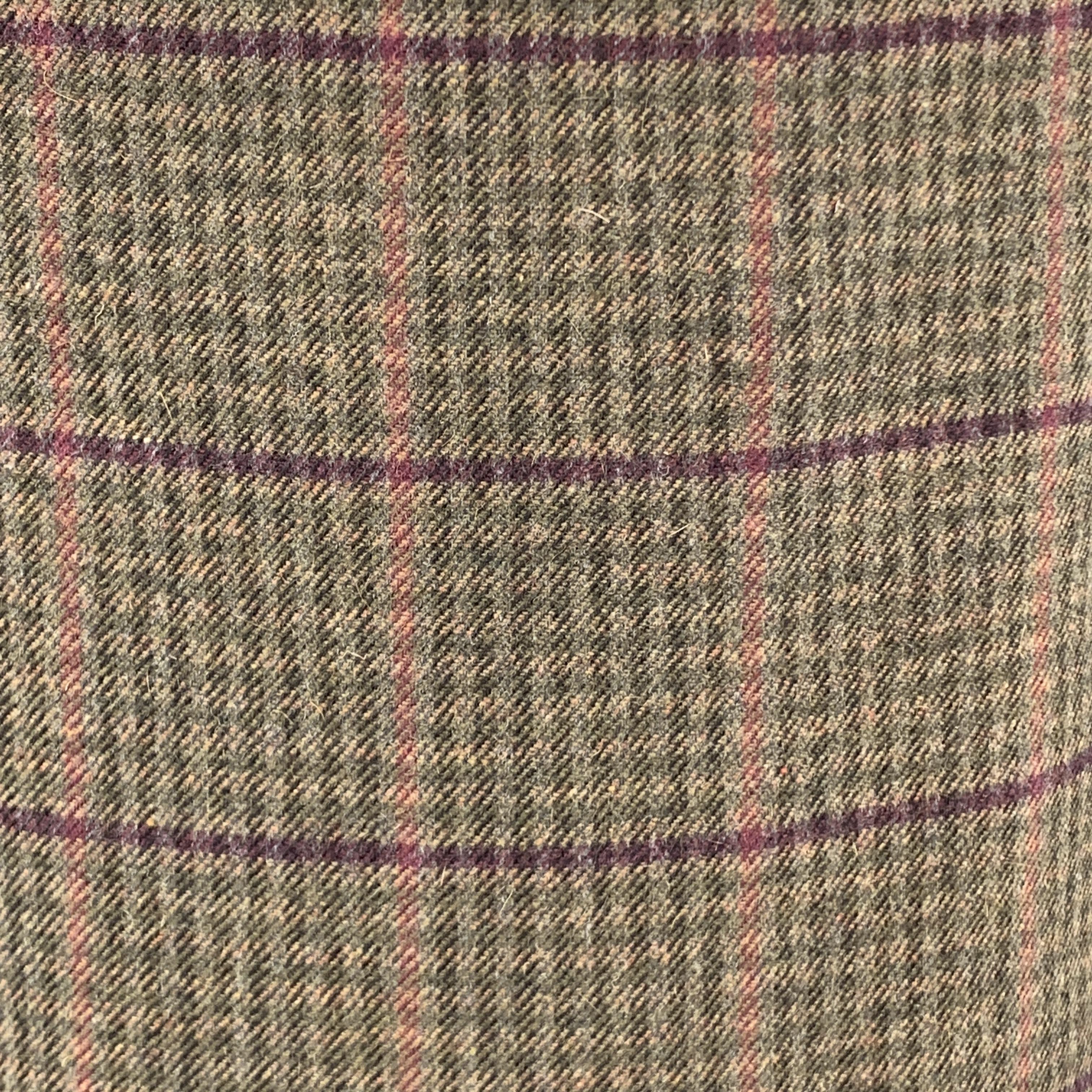RALPH LAUREN COLLECTION longline pencil skirt comes in olive green and deep plum purple plaid labswool angora blend flannel with a button slit. Made in USA.

Excellent Pre-Owned Condition.
Marked: 4

Measurements:

Waist: 28 in.
Hip: 35 in.
Length: