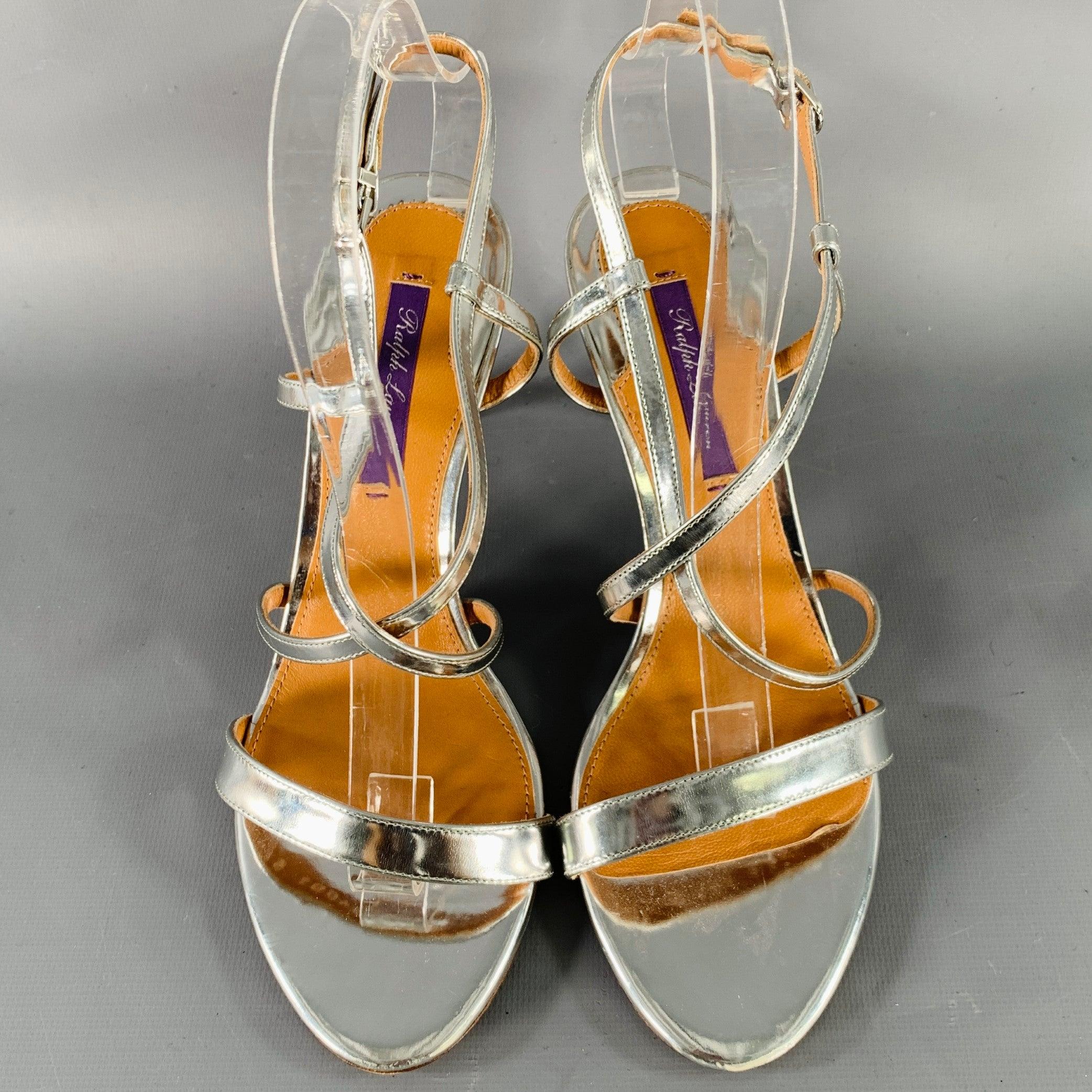 RALPH LAUREN Sandalias de tiras metálicas de charol plateado talla 7,5 en Excelente estado para la venta en San Francisco, CA