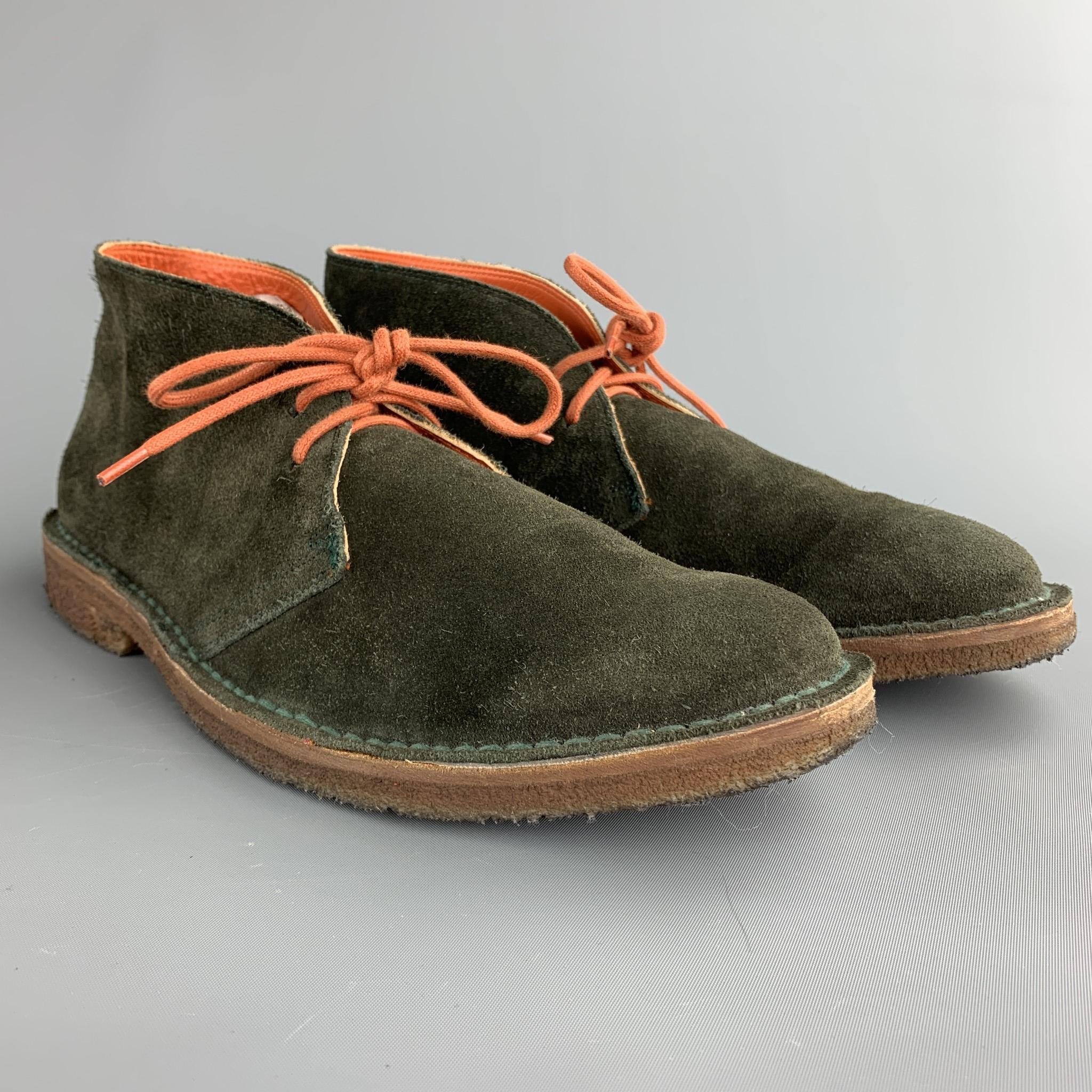 RALPH LAUREN lace up boots comes in a forest green suede featuring a desert style, orange shoelaces, and a crepe sole. Made in Spain.

Very Good Pre-Owned Condition.
Marked: 8.5

Outsole:

11.5 in. x 4 in. 