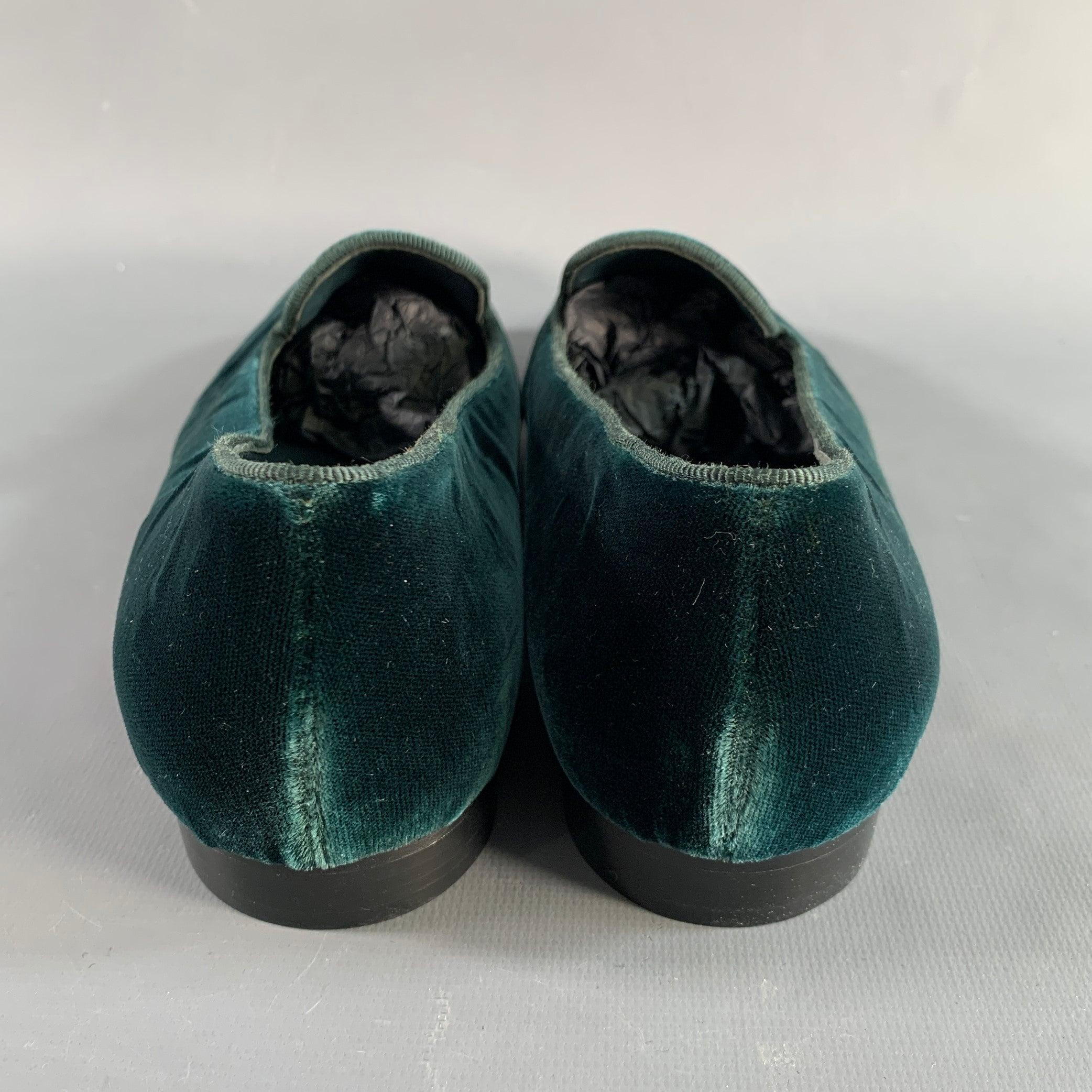 RALPH LAUREN Size 8.5 Green Velvet Monogram Slip On Flats In Excellent Condition For Sale In San Francisco, CA