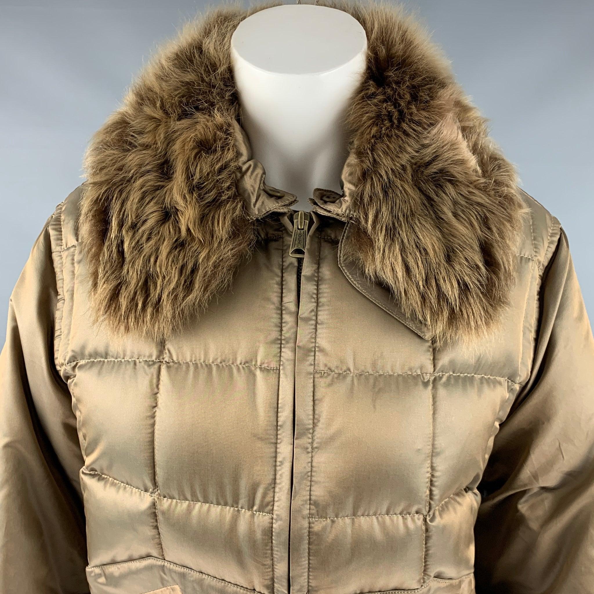 RALPH LAUREN jacket
in an olive green polyester fabric featuring a quilted style, detachable shearling lamb fur collar, cozy duck down filling, and a zip up closure.New with Tags. 

Marked:   L 

Measurements: 
 
Shoulder: 17 inches  Bust: 42 inches