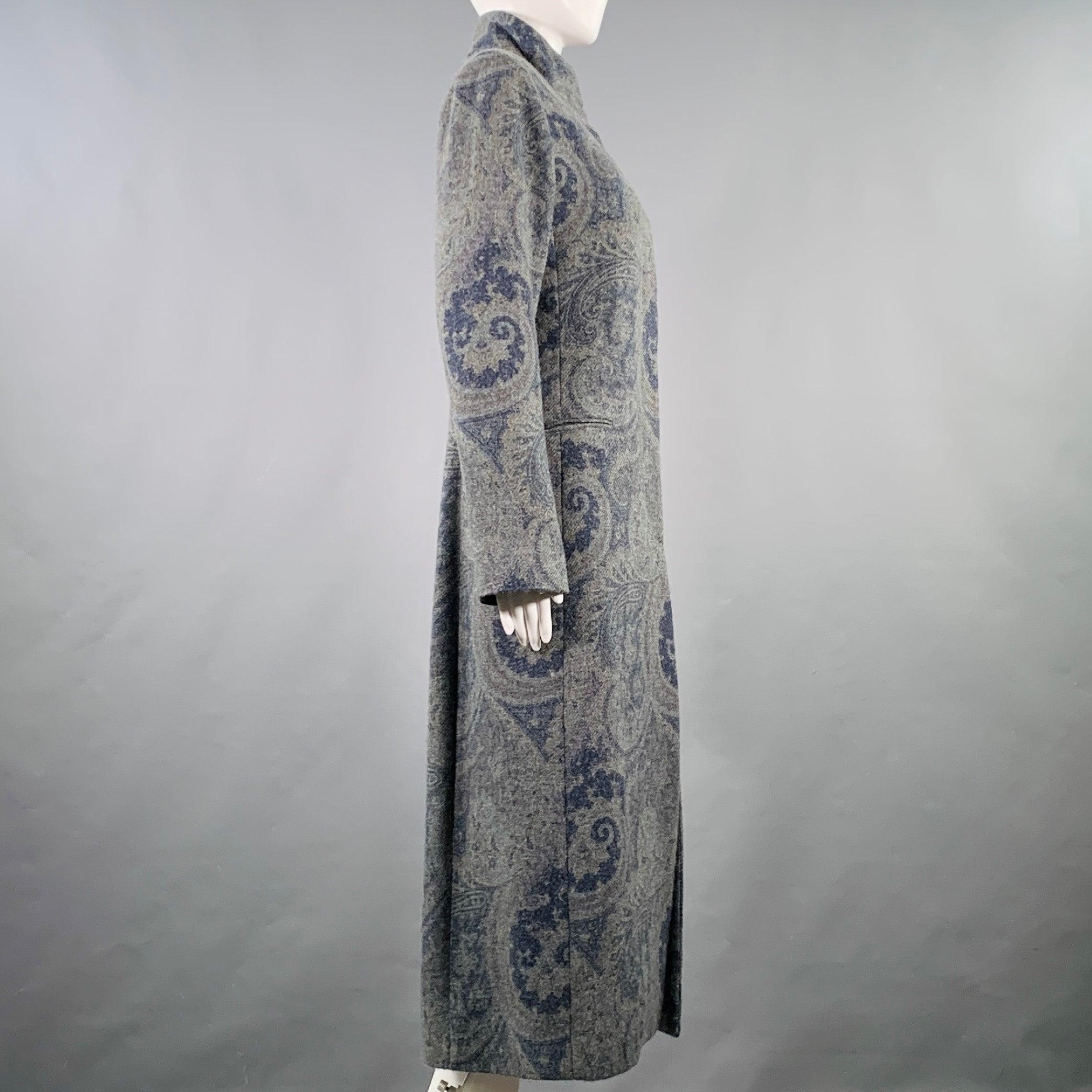 RALPH LAUREN BLACK LABEL coat in a grey & blue paisley wool with a full liner featuring a stand up collar, slit pockets, and a hidden placket closure. Made in USA.Excellent Pre-Owned Condition. 

Marked:   Size tag removed. 

Measurements: 
