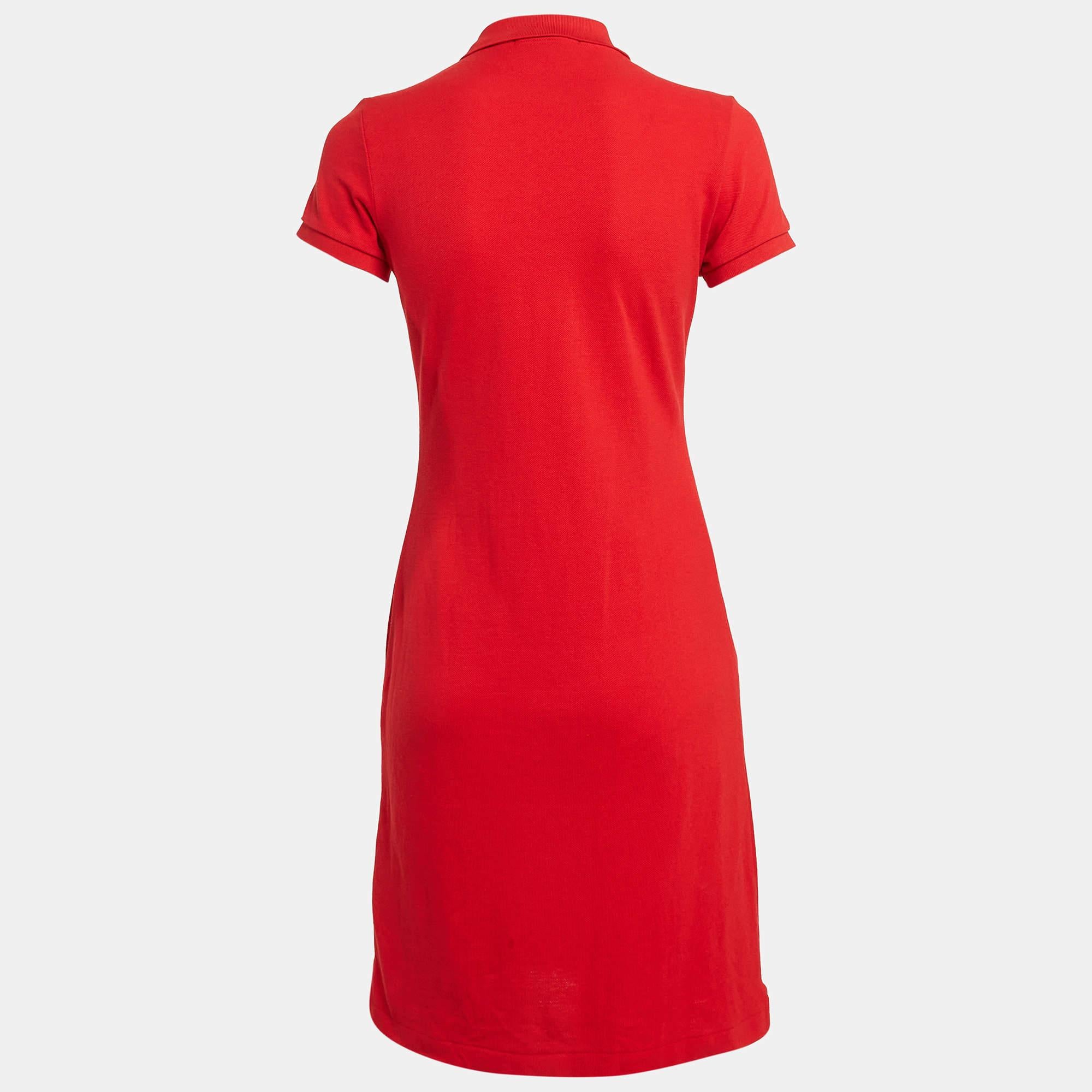 Découvrez les joies d'une confection experte avec cette robe de créateur pour femme. Méticuleusement confectionné, il offre une coupe impeccable et des détails luxueux garantissant un confort inégalé. Cette magnifique création rehaussera votre style