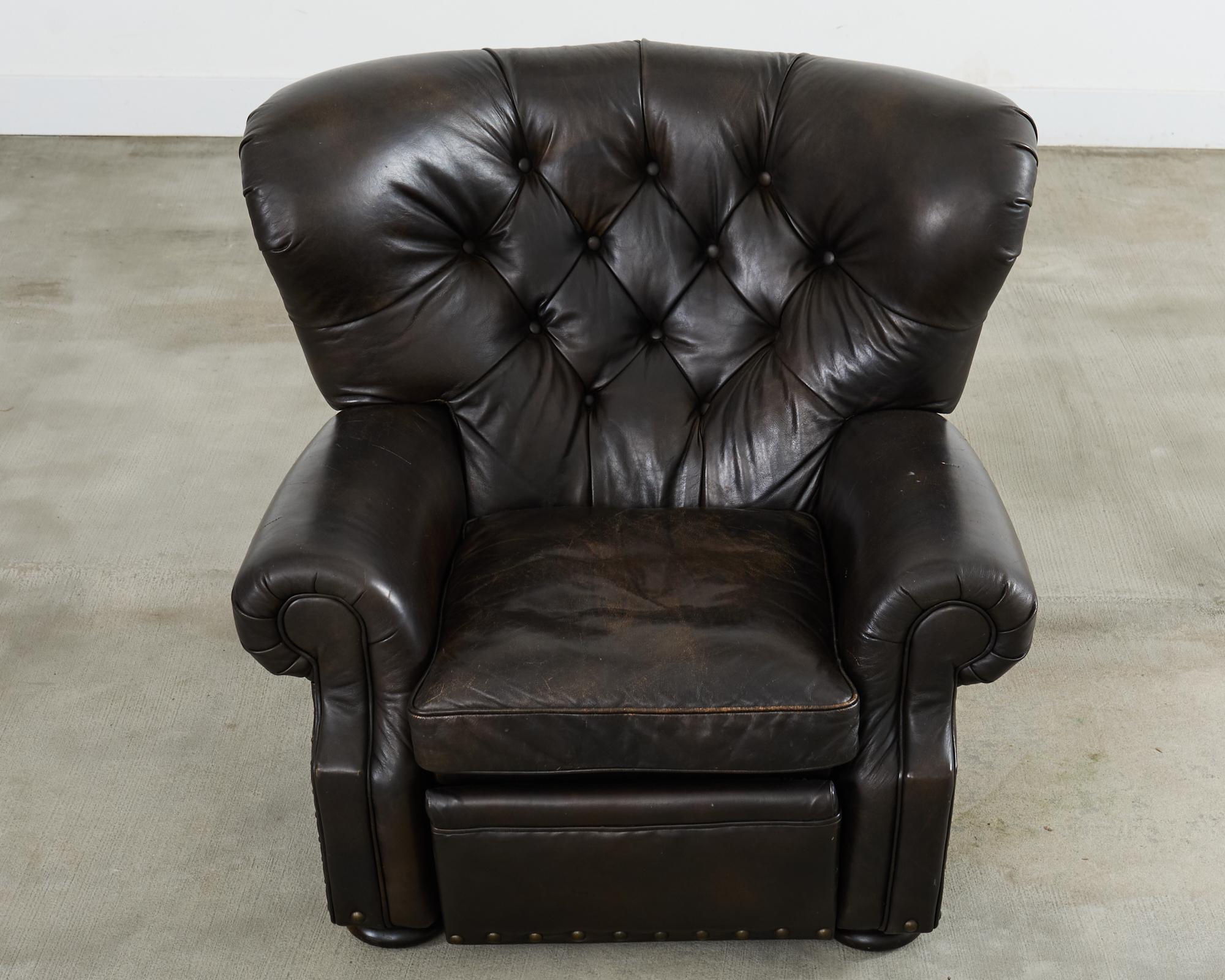 Ralph Lauren Style Zigarre Leder Wingback Writers Stuhl (Handgefertigt) im Angebot