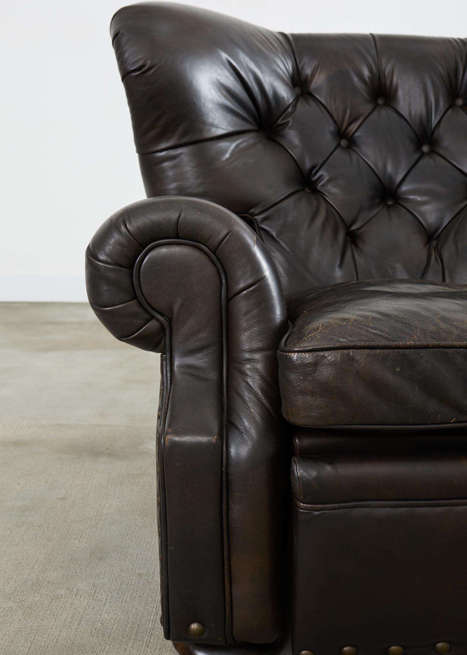 Ralph Lauren Style Zigarre Leder Wingback Writers Stuhl (Messing) im Angebot