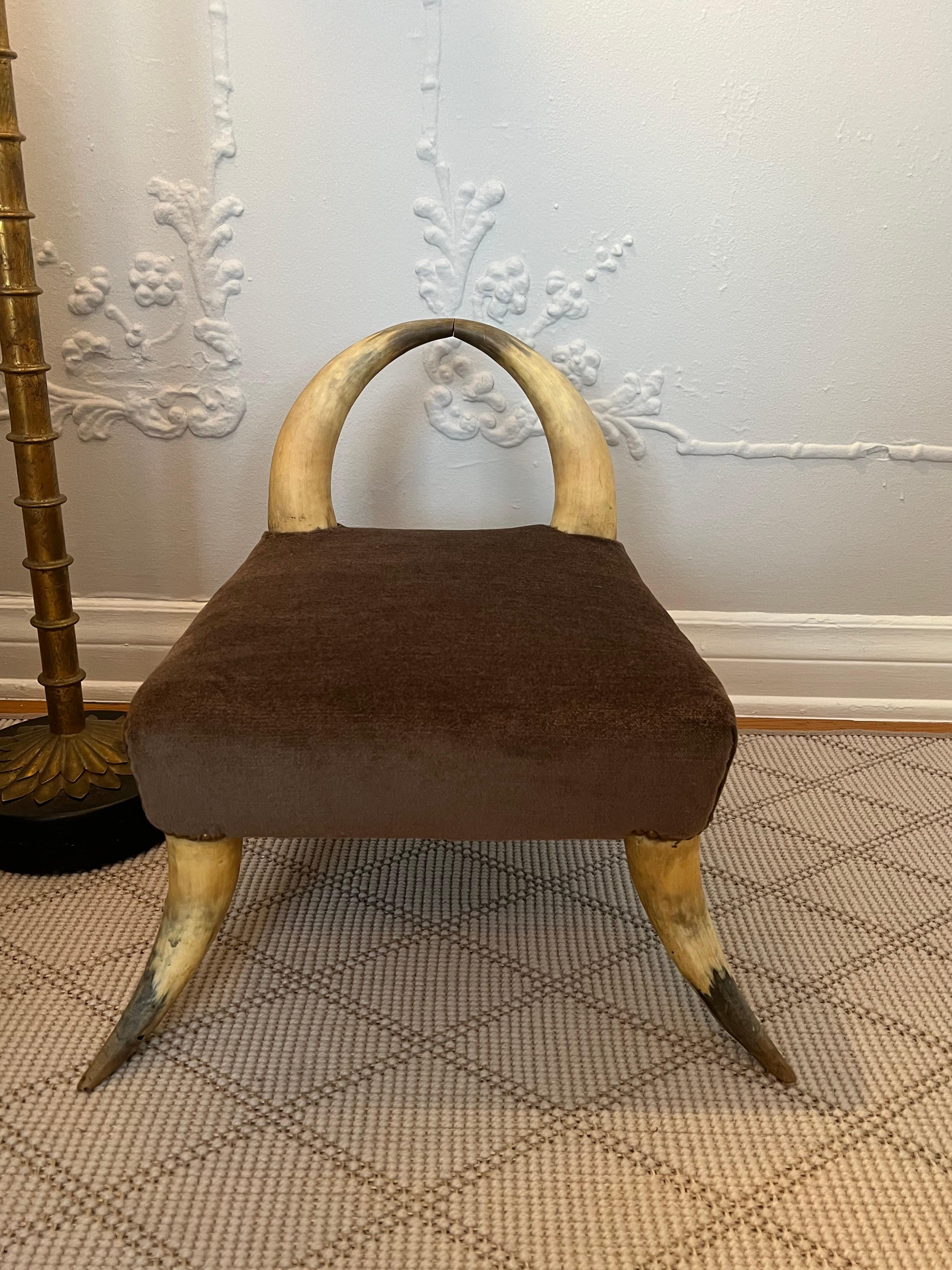 Ralph Lauren Style Horn Bench in Mohair with Bronze Nail Details In Good Condition In Los Angeles, CA