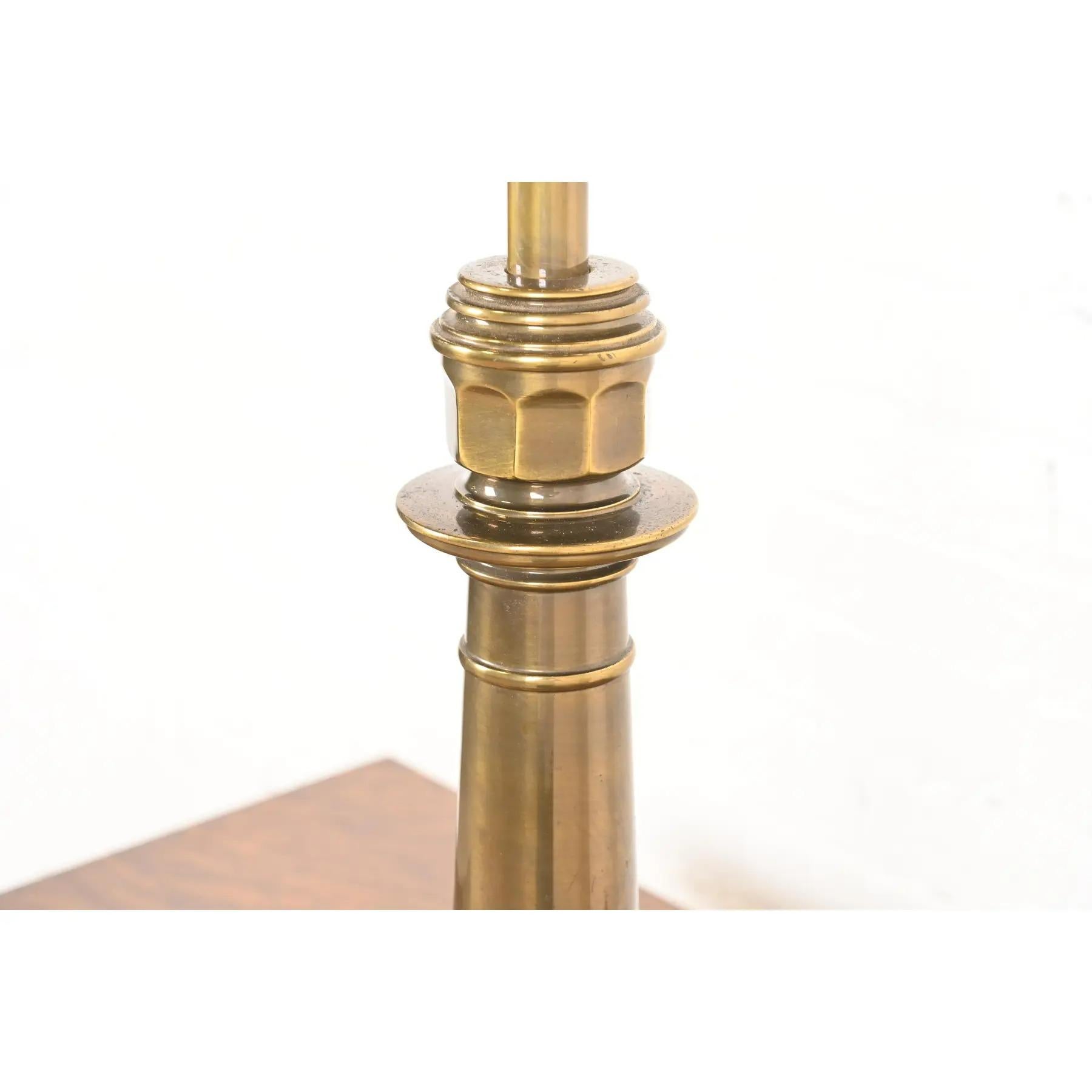 Lampe de table en laiton de style Ralph Lauren Mid-Century Hollywood Regency Large en vente 1