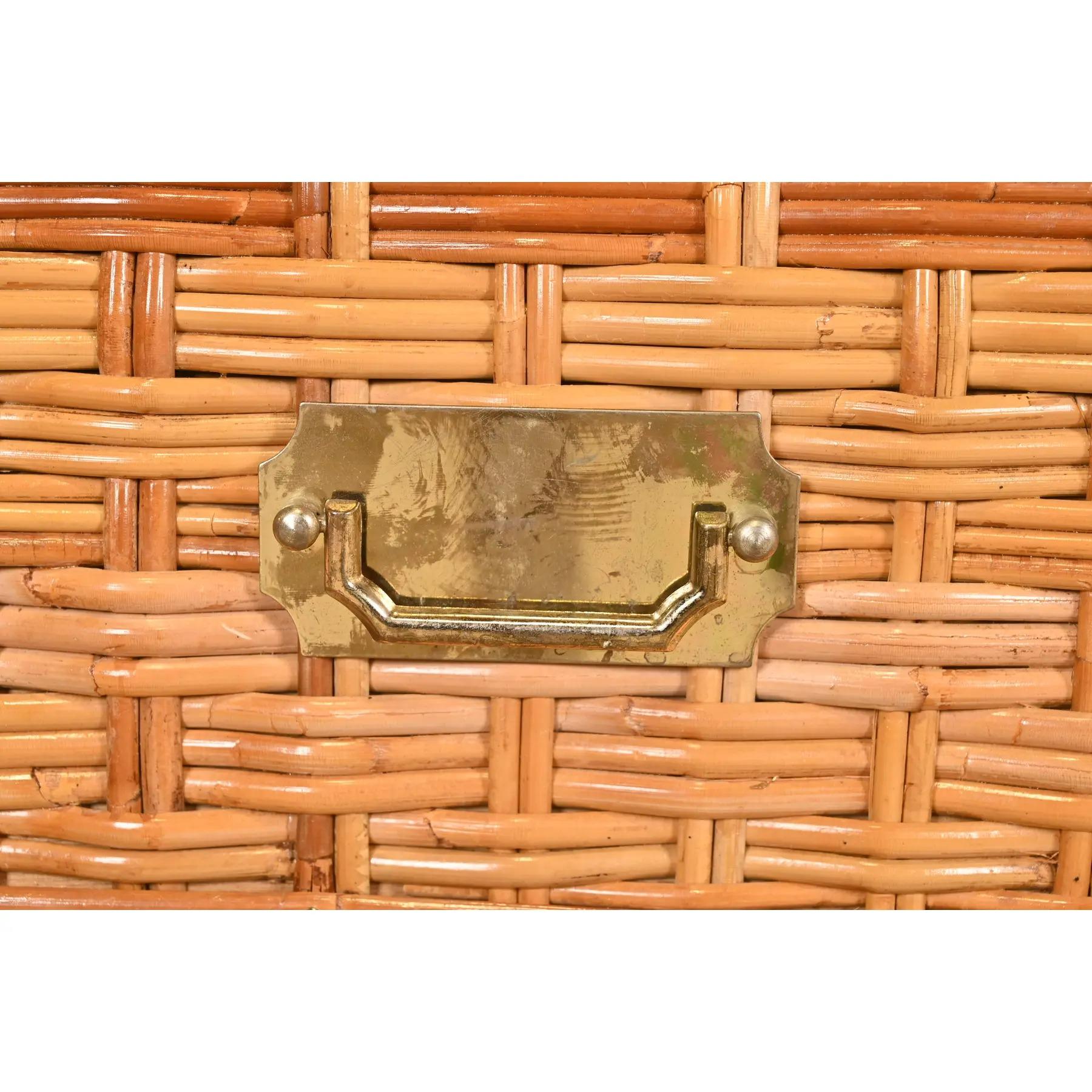 Cassettiera o credenza tripla in rattan intrecciato in stile organico moderno di Ralph Lauren in vendita 2