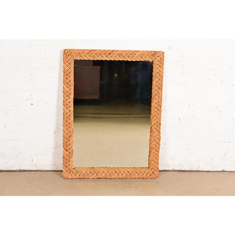 Hollywood Regency Specchio da parete in rattan intrecciato in stile organico moderno di Ralph Lauren in vendita