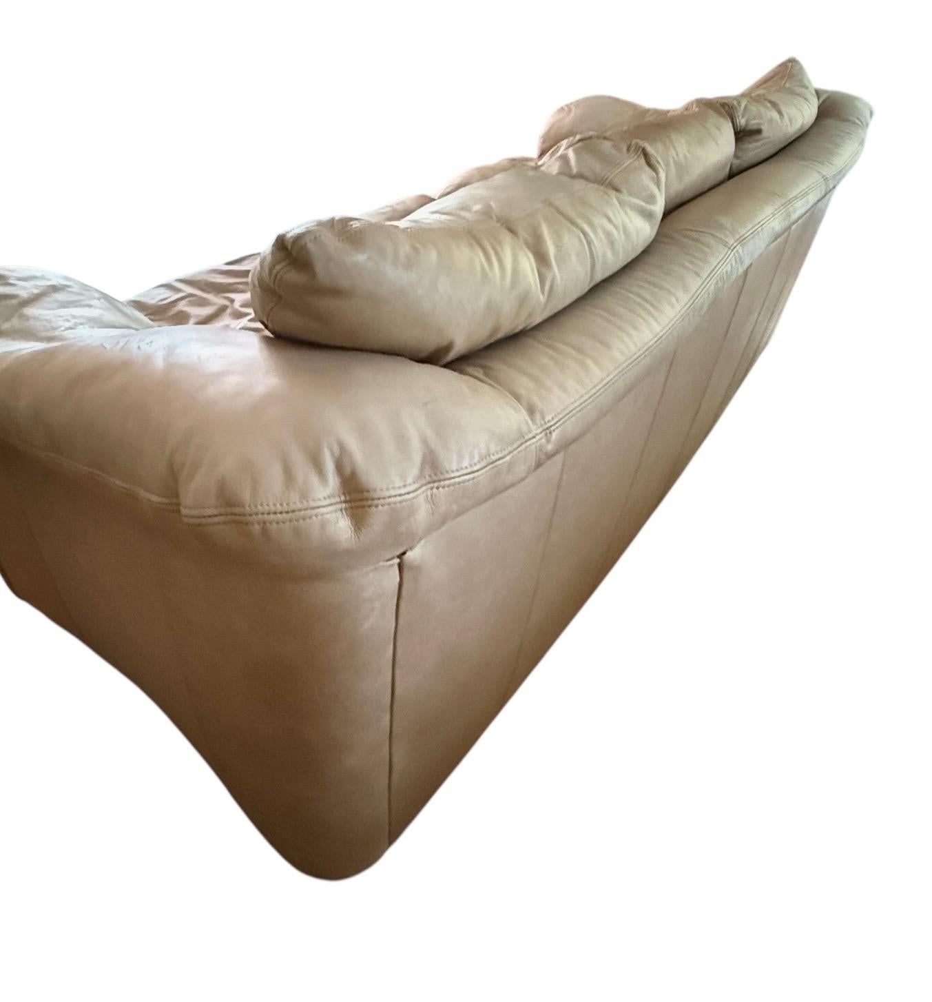 Pelle Divano in pelle stile Ralph Lauren, color crema e tan, by Leathercraft in vendita