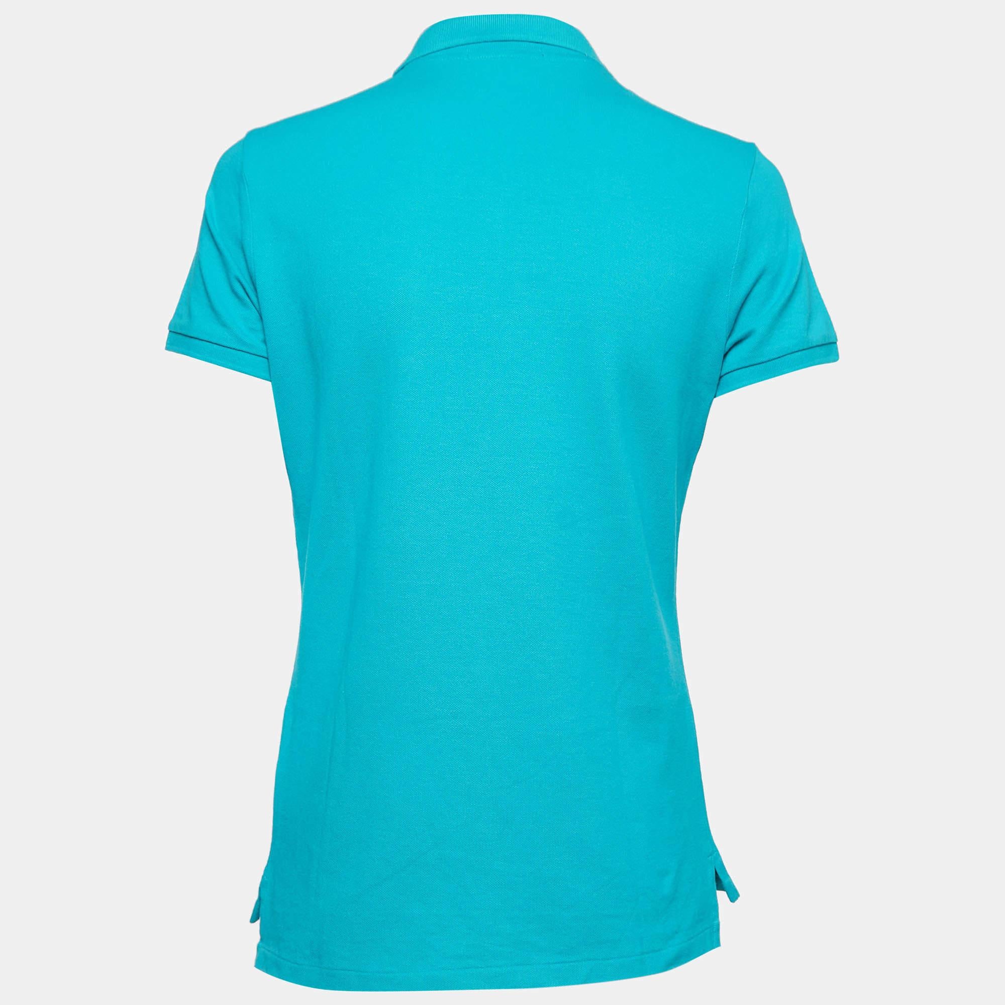 Que vous souhaitiez sortir avec des amis ou simplement vous prélasser, ce t-shirt est une pièce polyvalente qui peut être stylisée de nombreuses façons. Il a été réalisé avec du tissu fin.