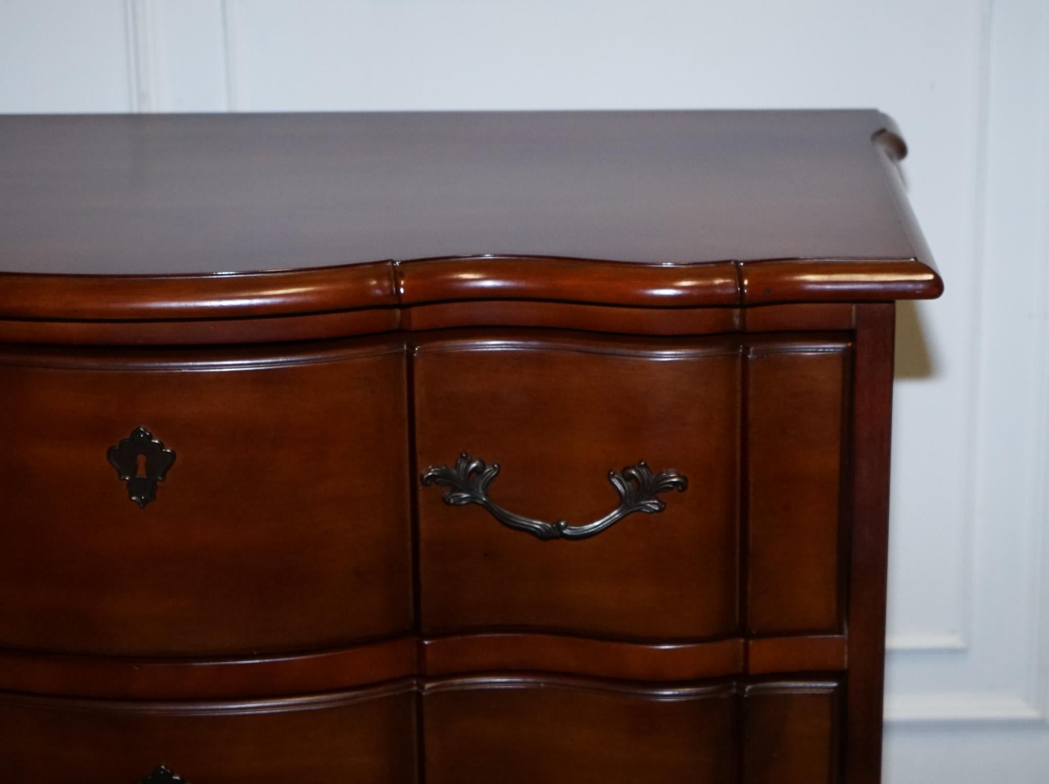 Ralph Lauren - cassettiera in legno massiccio con ante in legno massiccio, stile Giorgio, d'epoca. In condizioni buone in vendita a Pulborough, GB