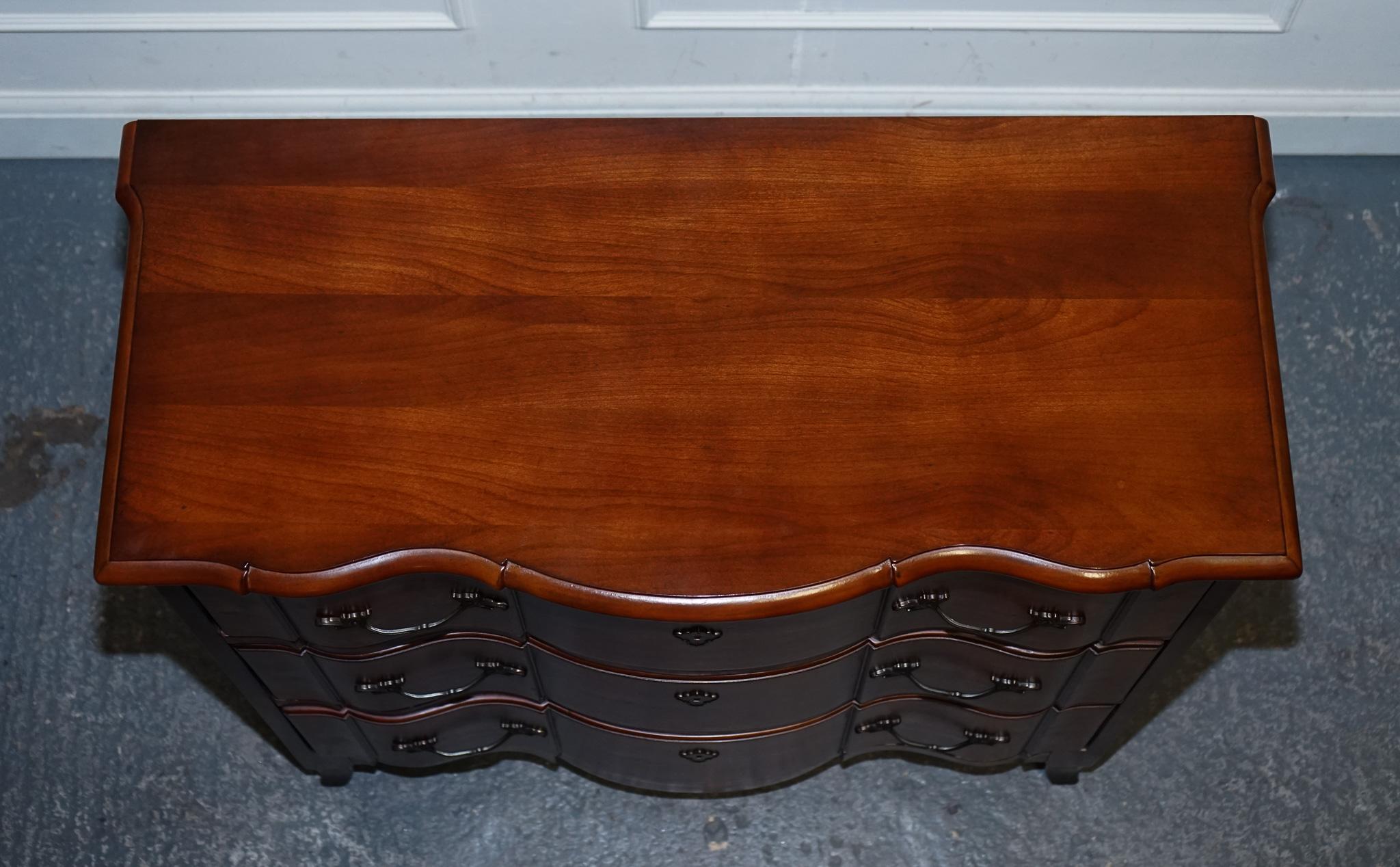 Ralph Lauren - cassettiera in legno massiccio con ante in legno massiccio, stile Giorgio, d'epoca. in vendita 2