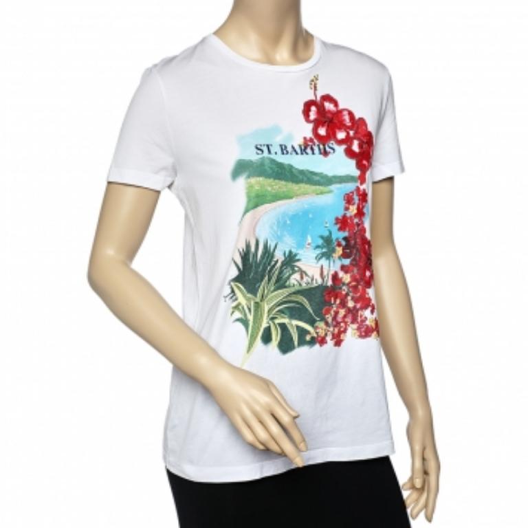 Mélange parfait de confort, de luxe et de style, ce t-shirt Ralph Lauren est une pièce incontournable ! Confectionnée en coton, elle est rehaussée d'imprimés et d'ornements St. Barth. Fini avec une encolure ronde et des manches courtes, il peut être