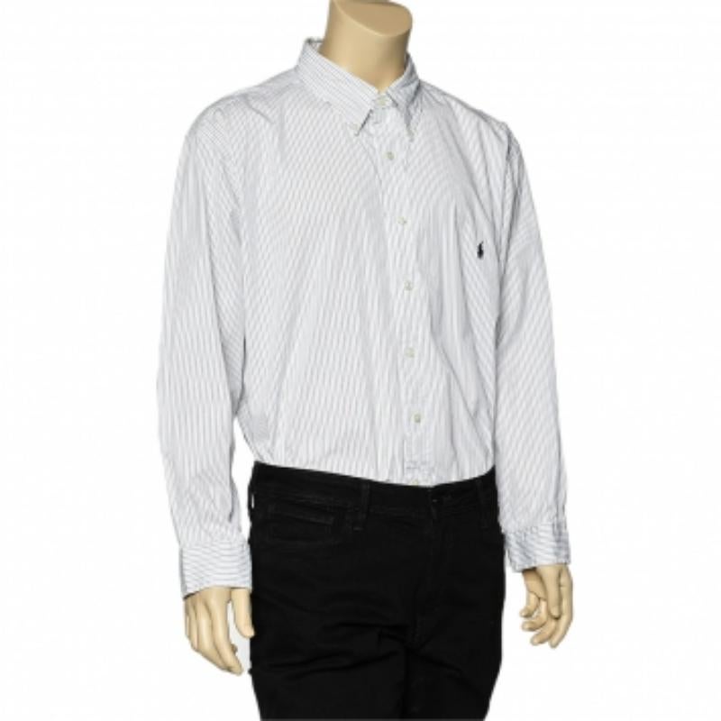 Questa camicia a righe bianche di Ralph Lauren è confezionata in cotone per ottenere una forma comoda. Ha un colletto semplice, bottoni frontali, maniche lunghe con polsini abbottonati e il logo ricamato sul petto.