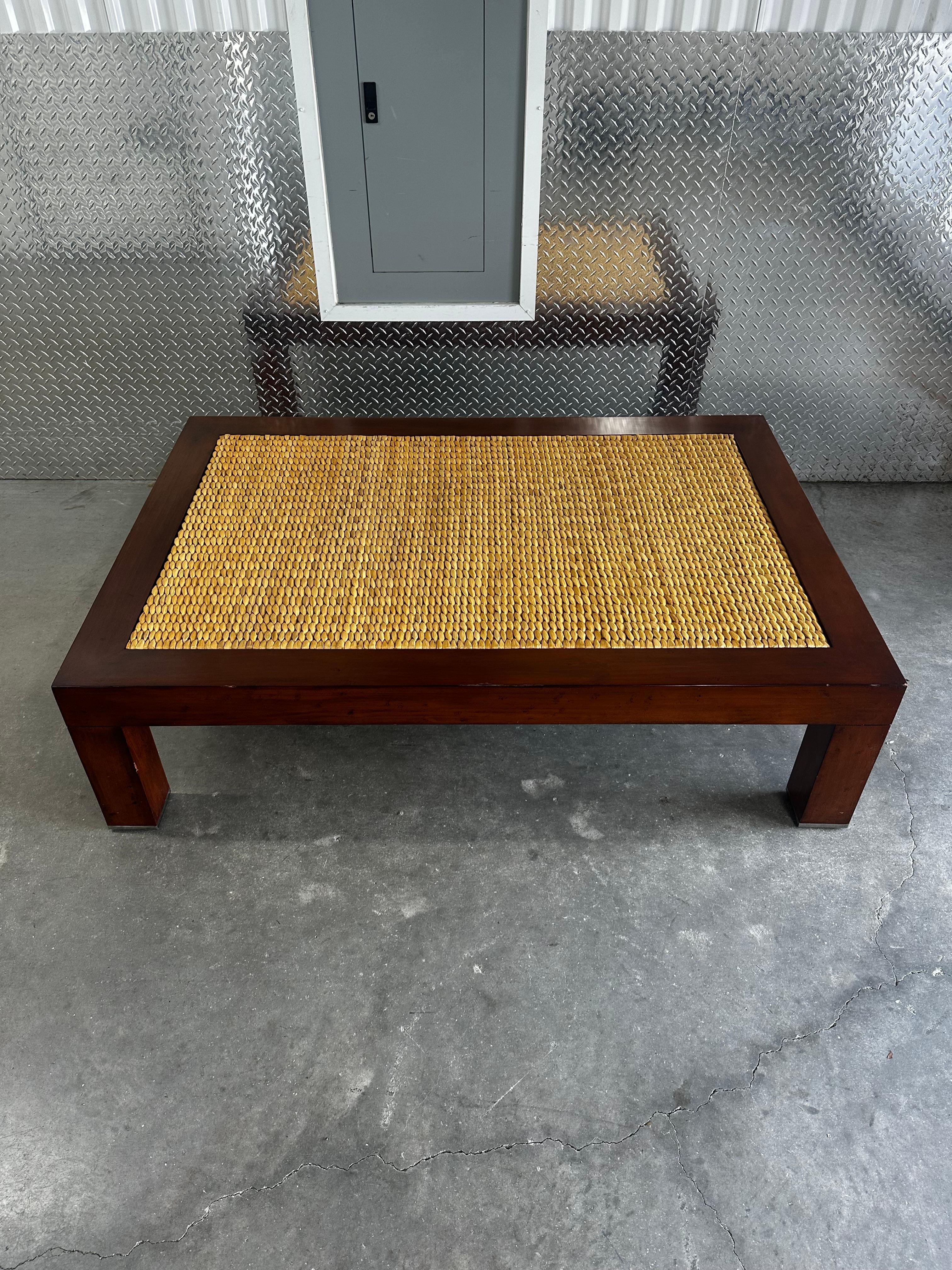 Mesa de centro Ralph Lauren Wood Modern Barn Seagrass Glass en Bueno estado para la venta en Fort Lauderdale, FL
