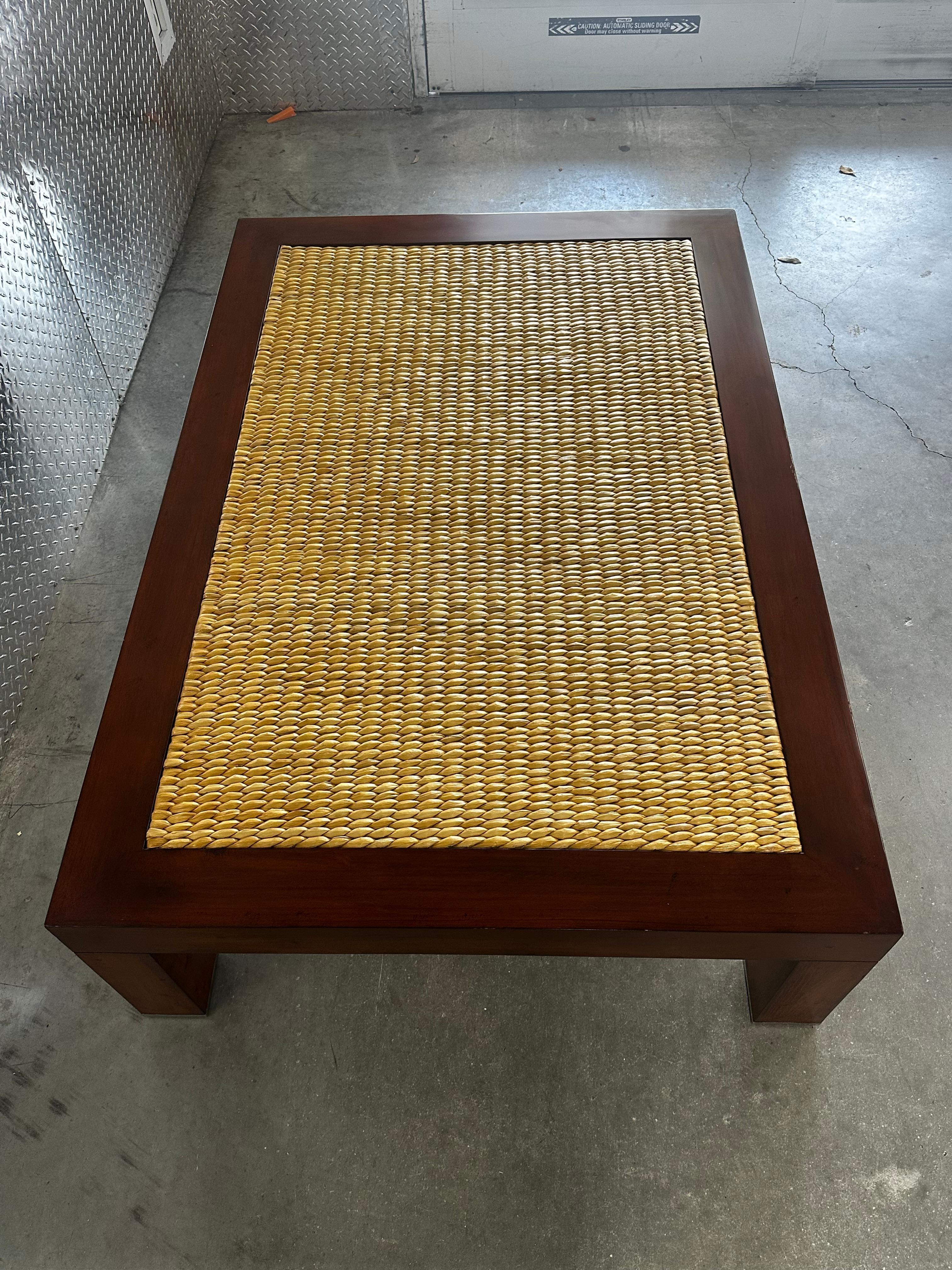 Mesa de centro Ralph Lauren Wood Modern Barn Seagrass Glass en venta 2