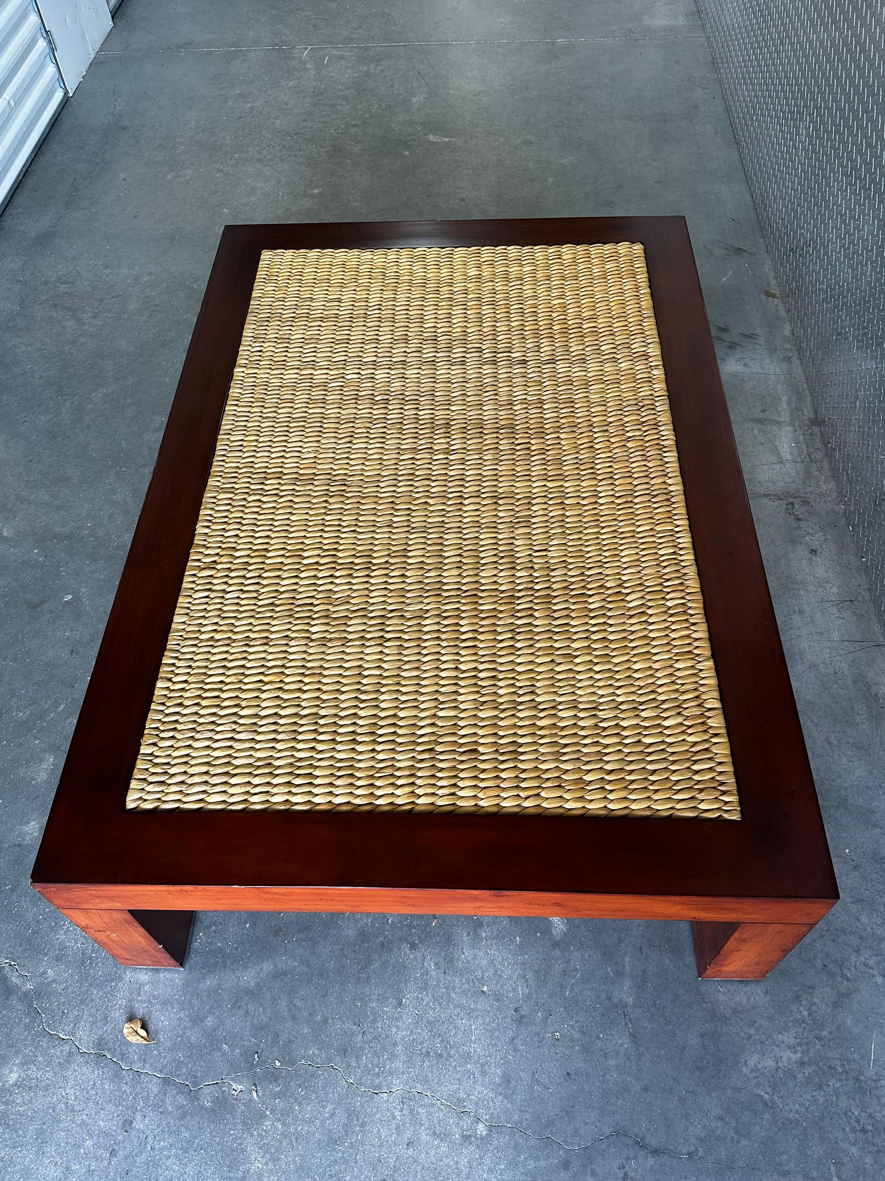 Mesa de centro Ralph Lauren Wood Modern Barn Seagrass Glass en venta 3