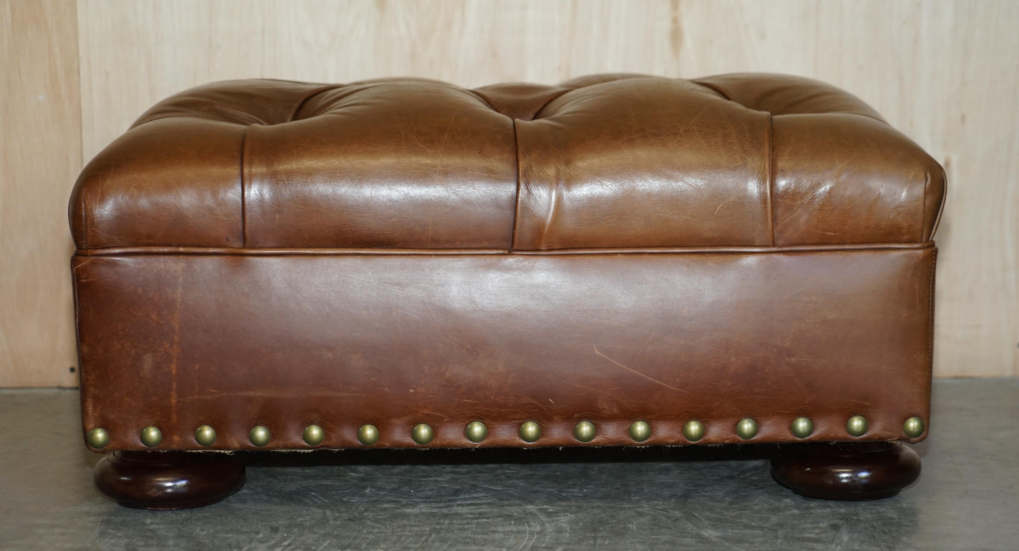 Aged Brown Leather Sessel und Fußhocker Ottoman von Ralph Lauren Writer im Angebot 9