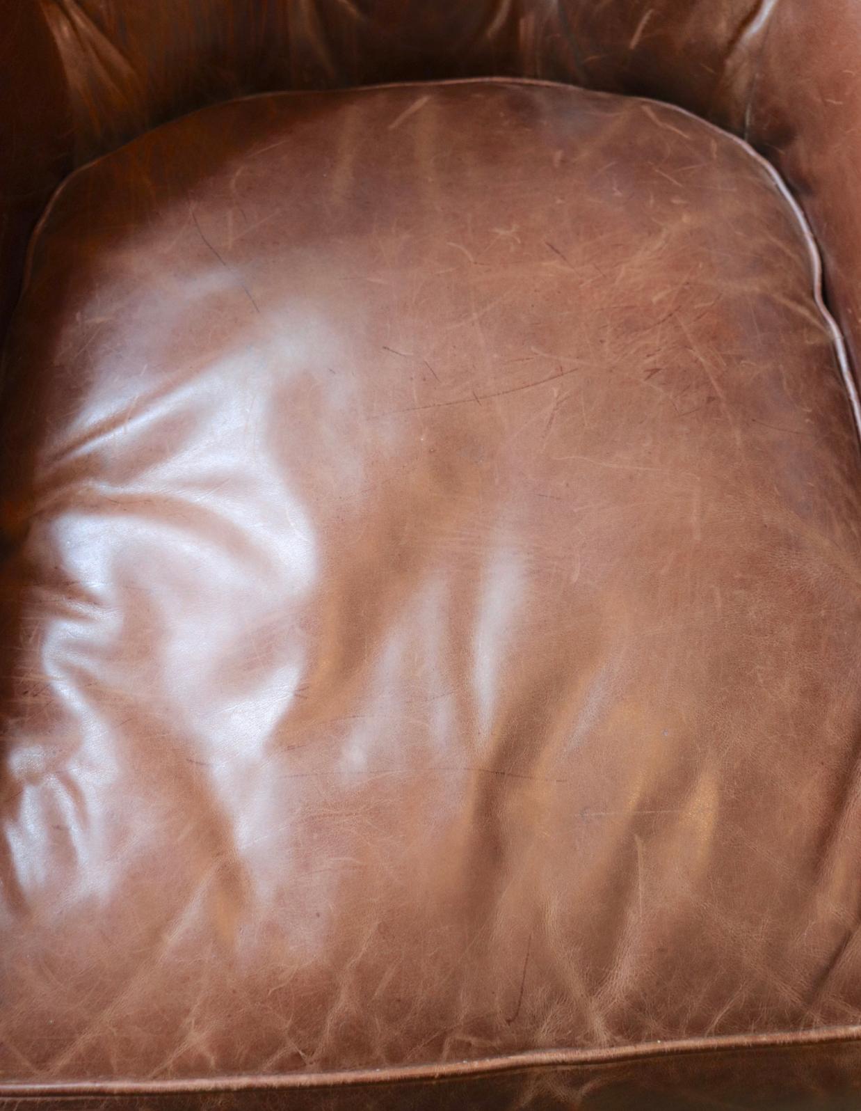 Classique américain Fauteuil « Writer » Ralph Lauren x Henredon en cuir marron vintage, fauteuil de salon emblématique
