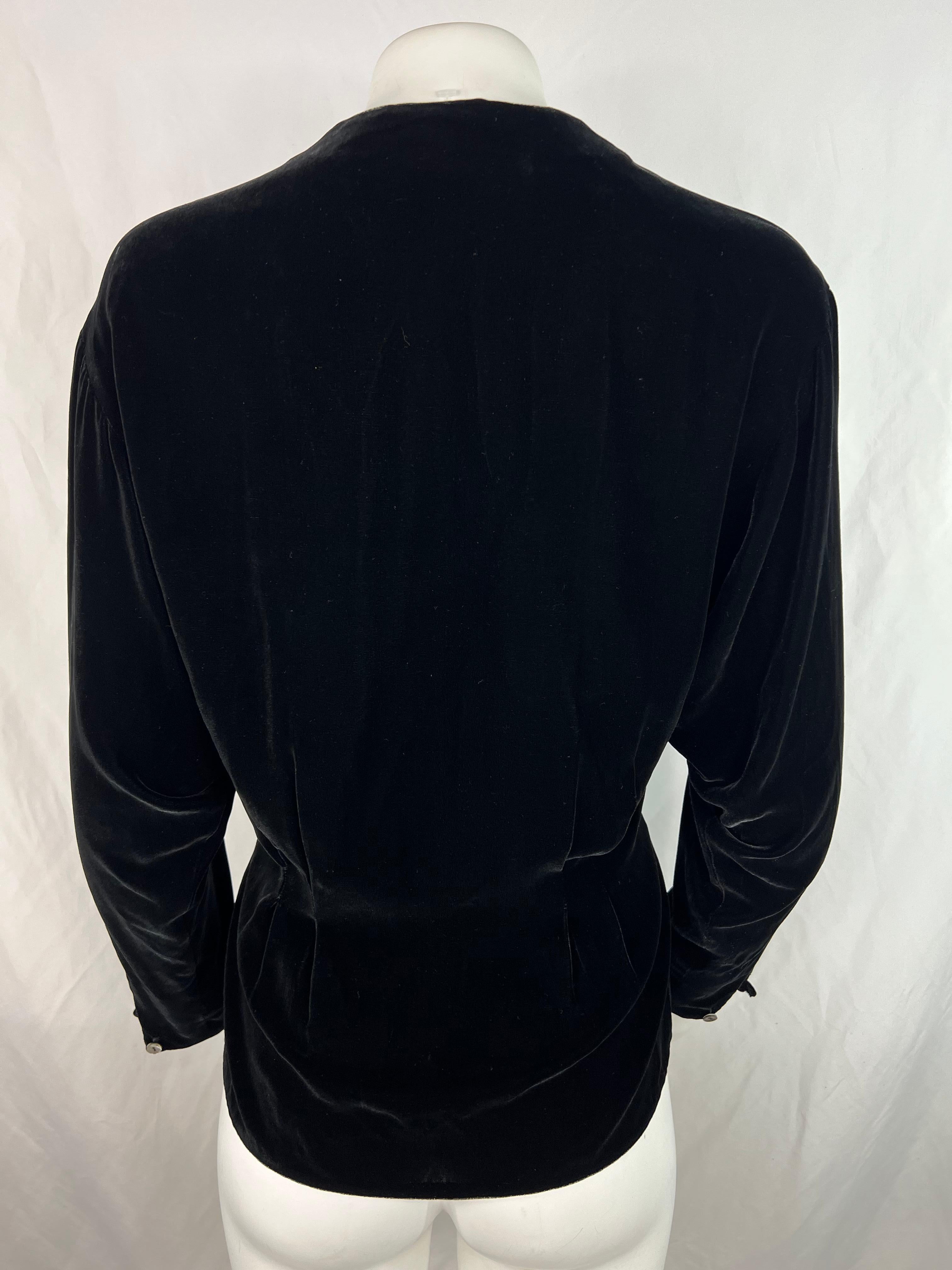 Ralph Laurent Black Velvet Top Blouse, Size 10 In Excellent Condition For Sale In Beverly Hills, CA