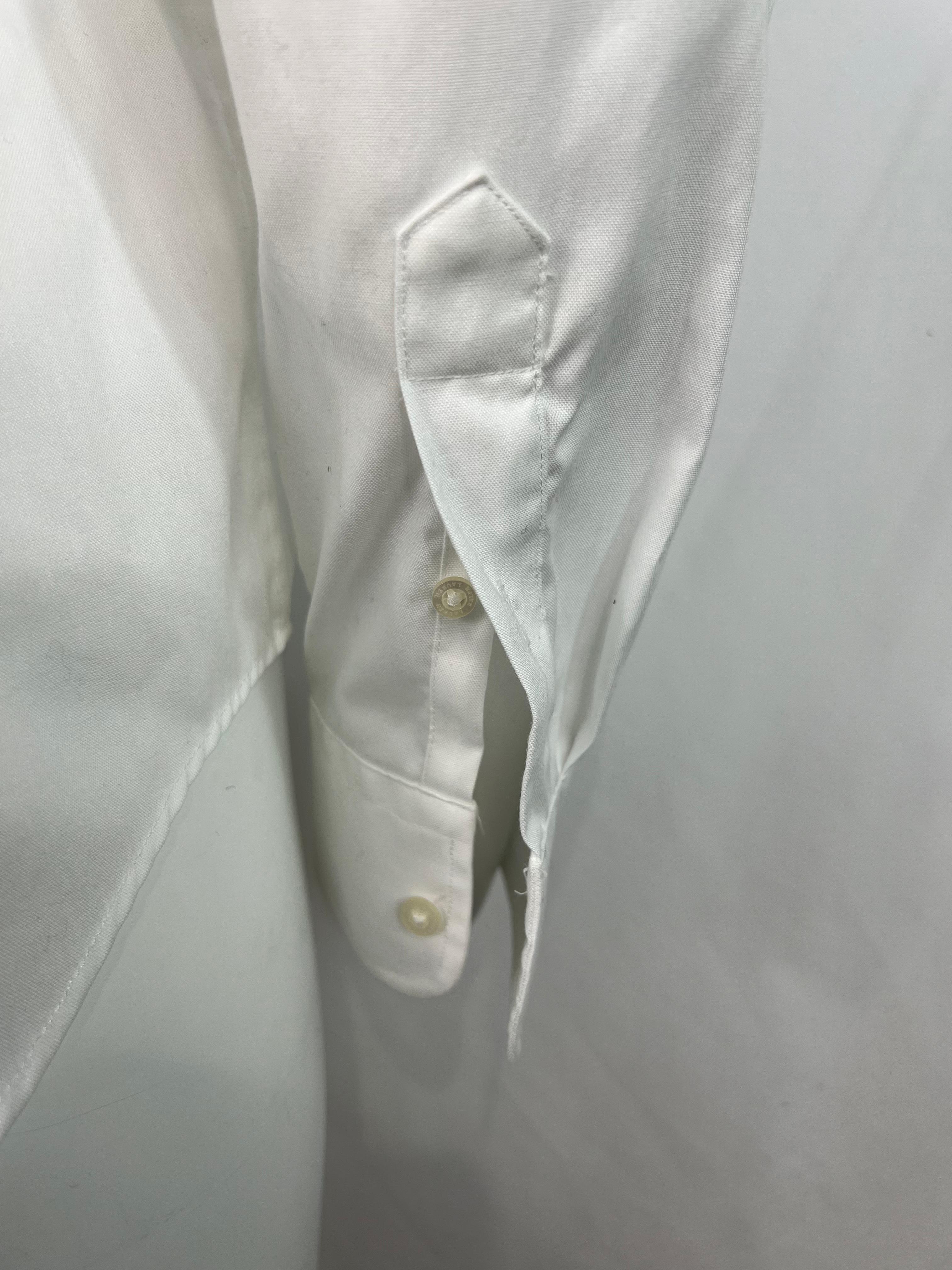 Ralph Laurent White Cotton Button Down Shirt Blouse, Size Large  In Excellent Condition For Sale In Beverly Hills, CA