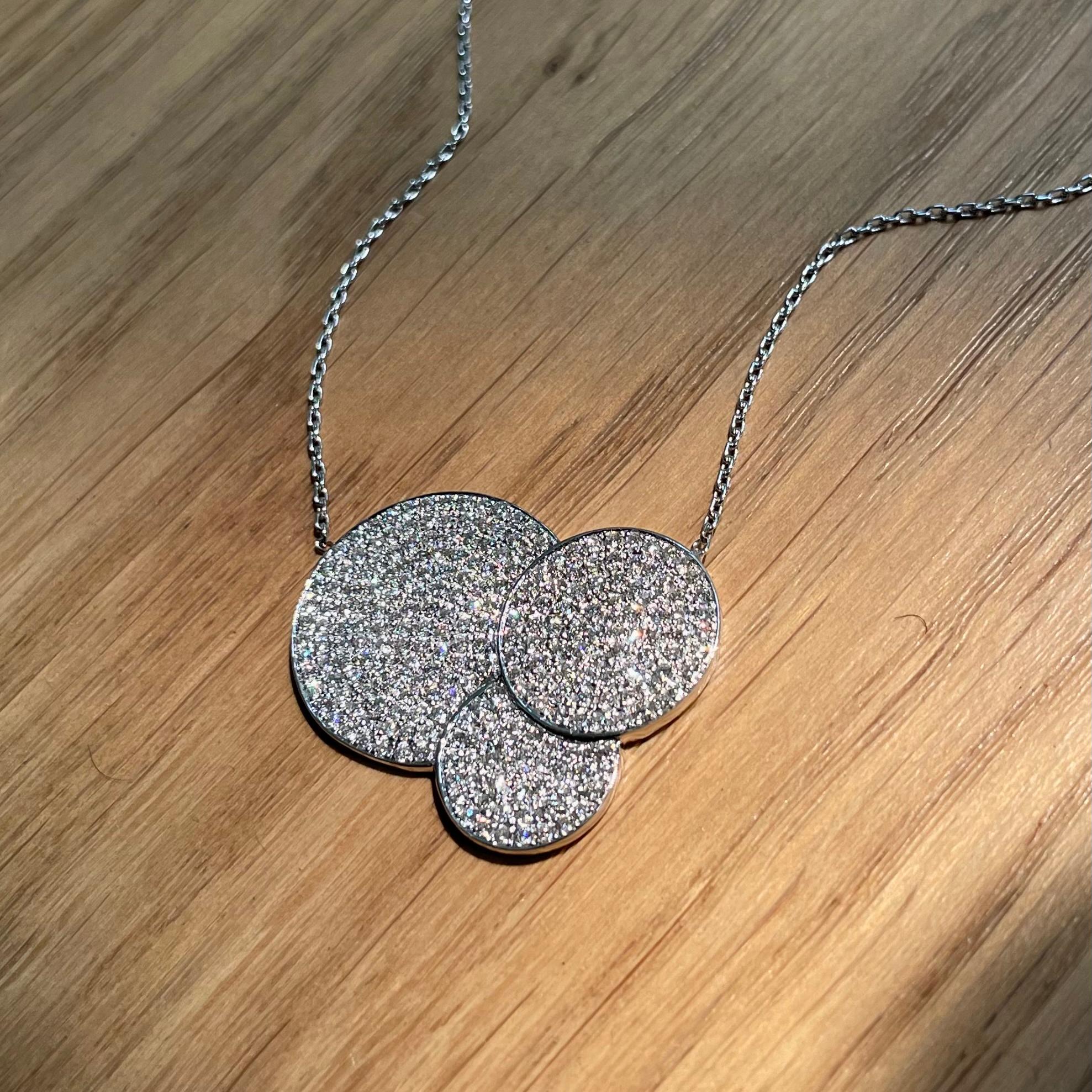 Elegant 18kt white gold necklace from Ralph Masri's '1919' Bauhaus-inspired collection, set with diamonds (1.85cts). 