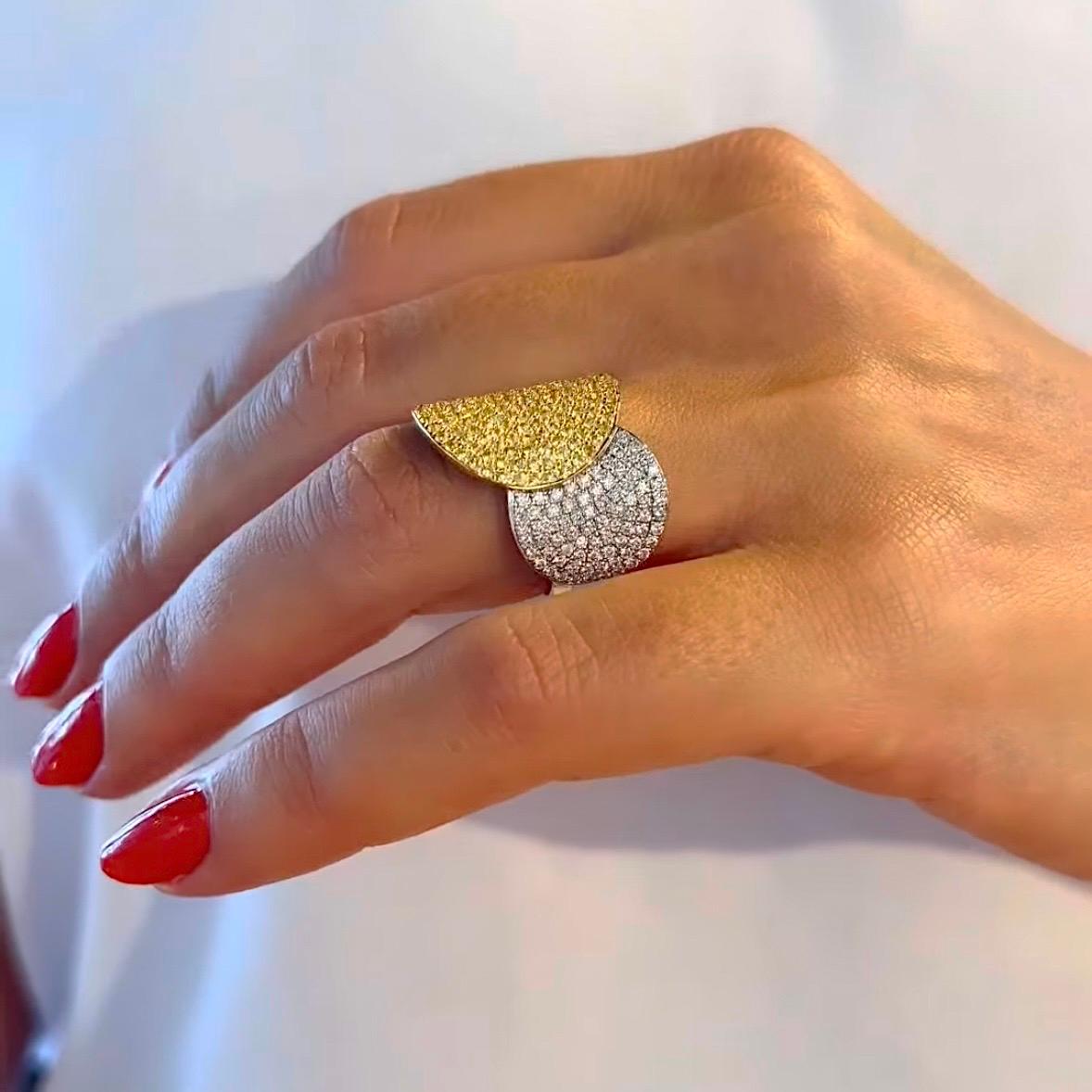 in vendita:  Anello Ralph Masri 1919 con diamante e zaffiro giallo 3