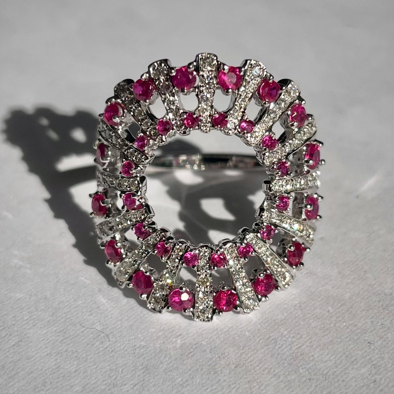 En venta: Anillo Ralph Masri Andrómeda Diamante Rubí  4