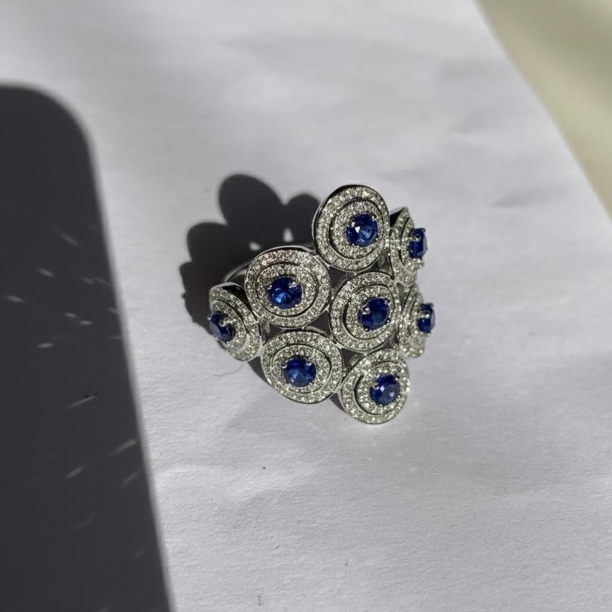 Im Angebot: Ralph Masri Andromeda Diamant-Saphir-Ring () 4